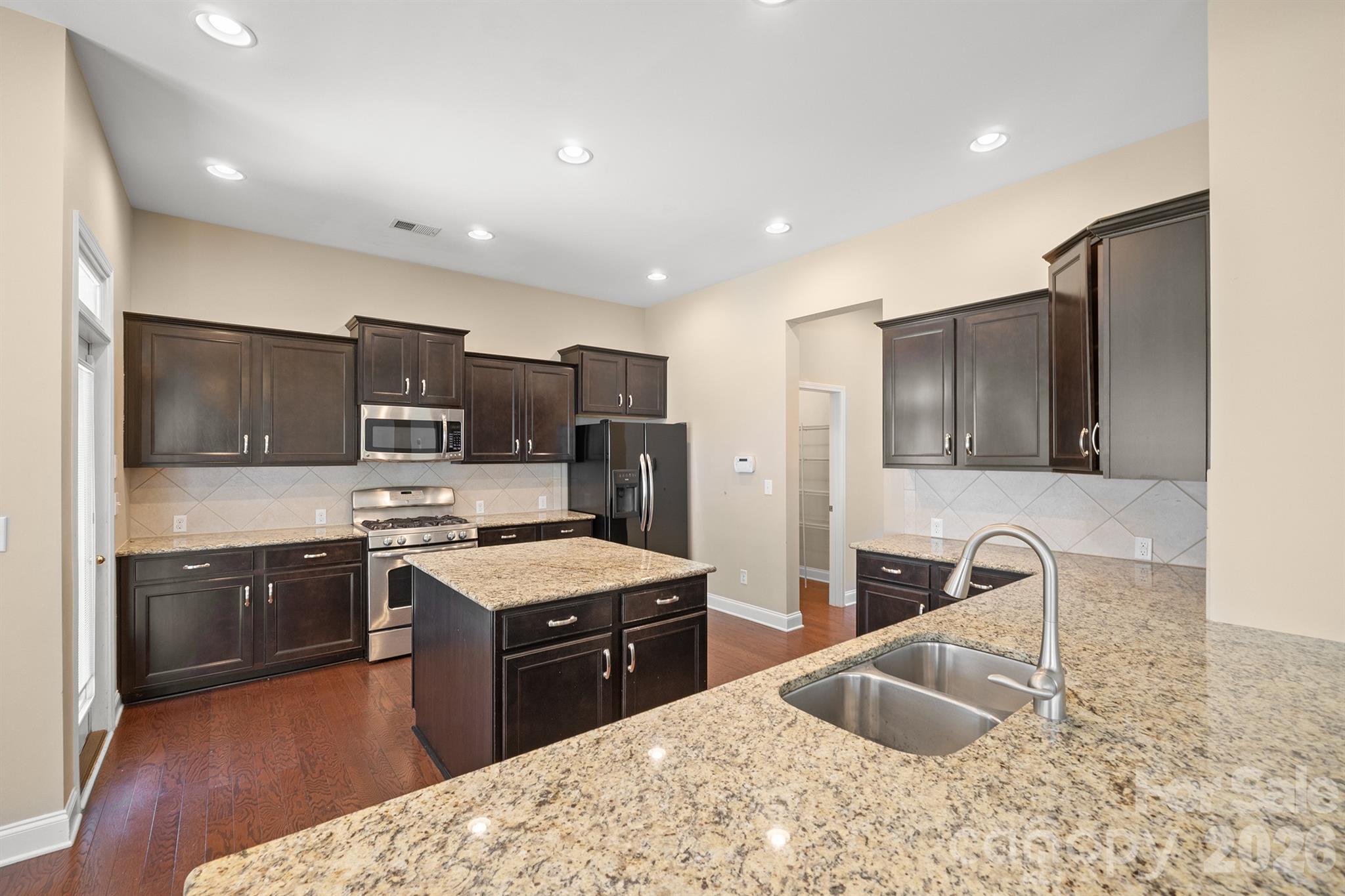 Single Family Residence at 331 Montibello Drive, Mooresville, photo 21 of 48