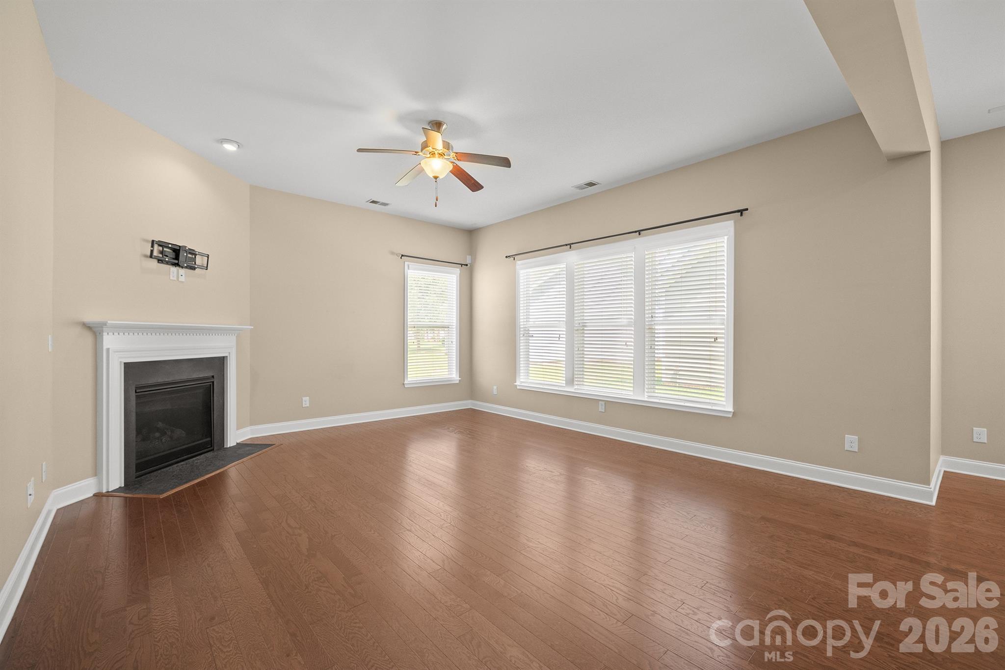 Single Family Residence at 331 Montibello Drive, Mooresville, photo 27 of 48