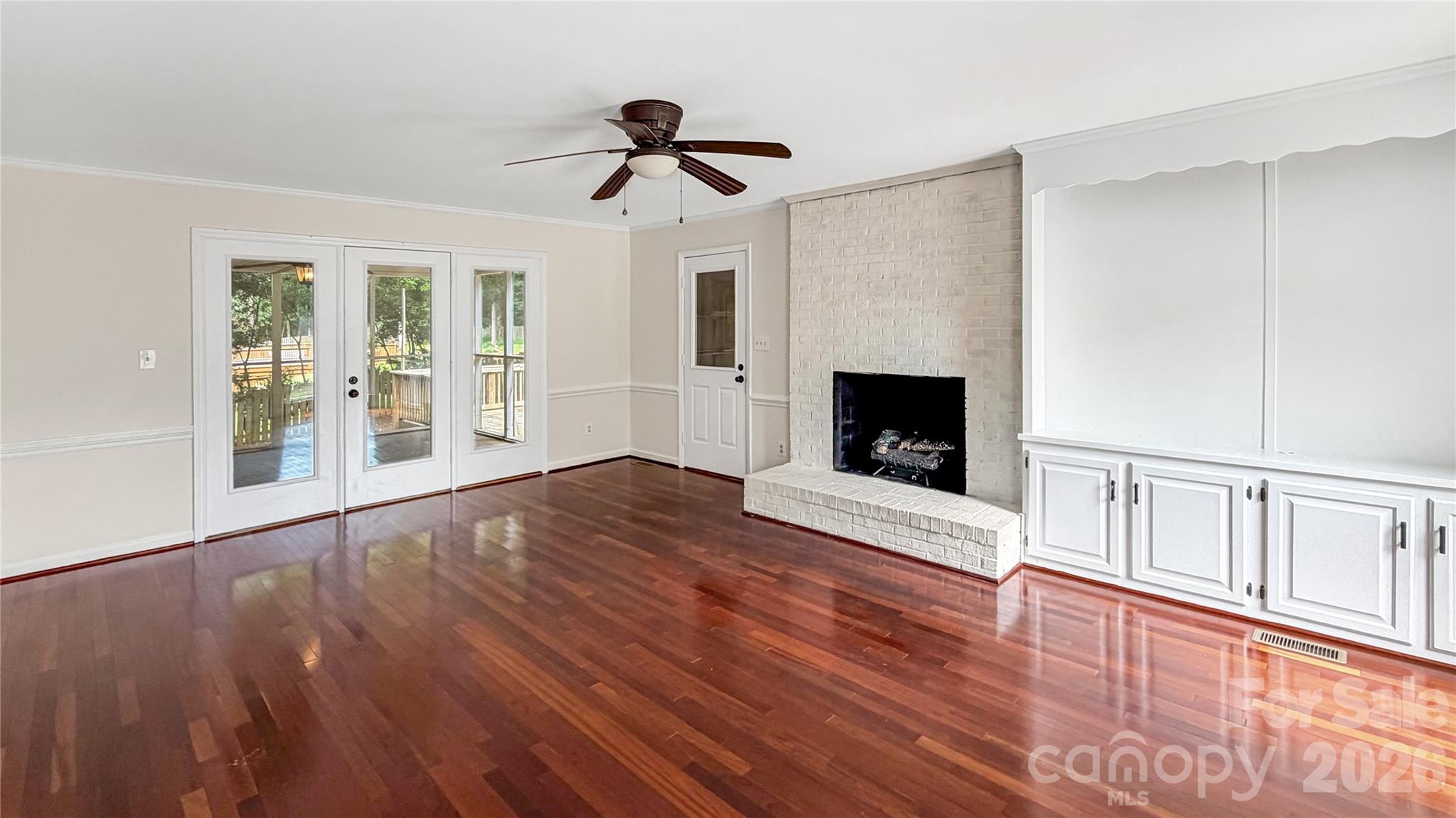 Single Family Residence at 16539 Grapperhall Drive, Huntersville, photo 3 of 19