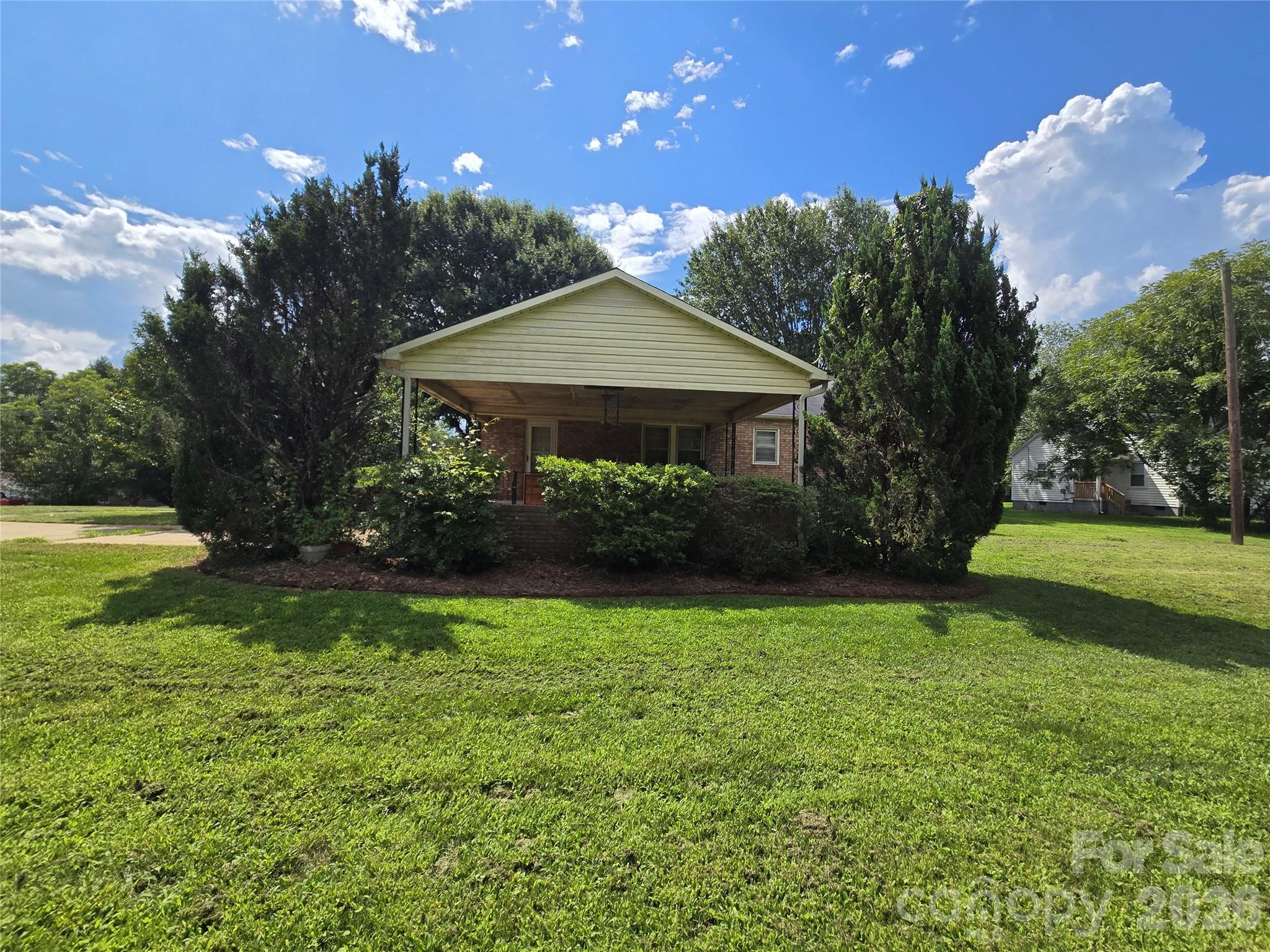 Single Family Residence at 305 Oakland Avenue Avenue, Morganton, photo 7 of 30