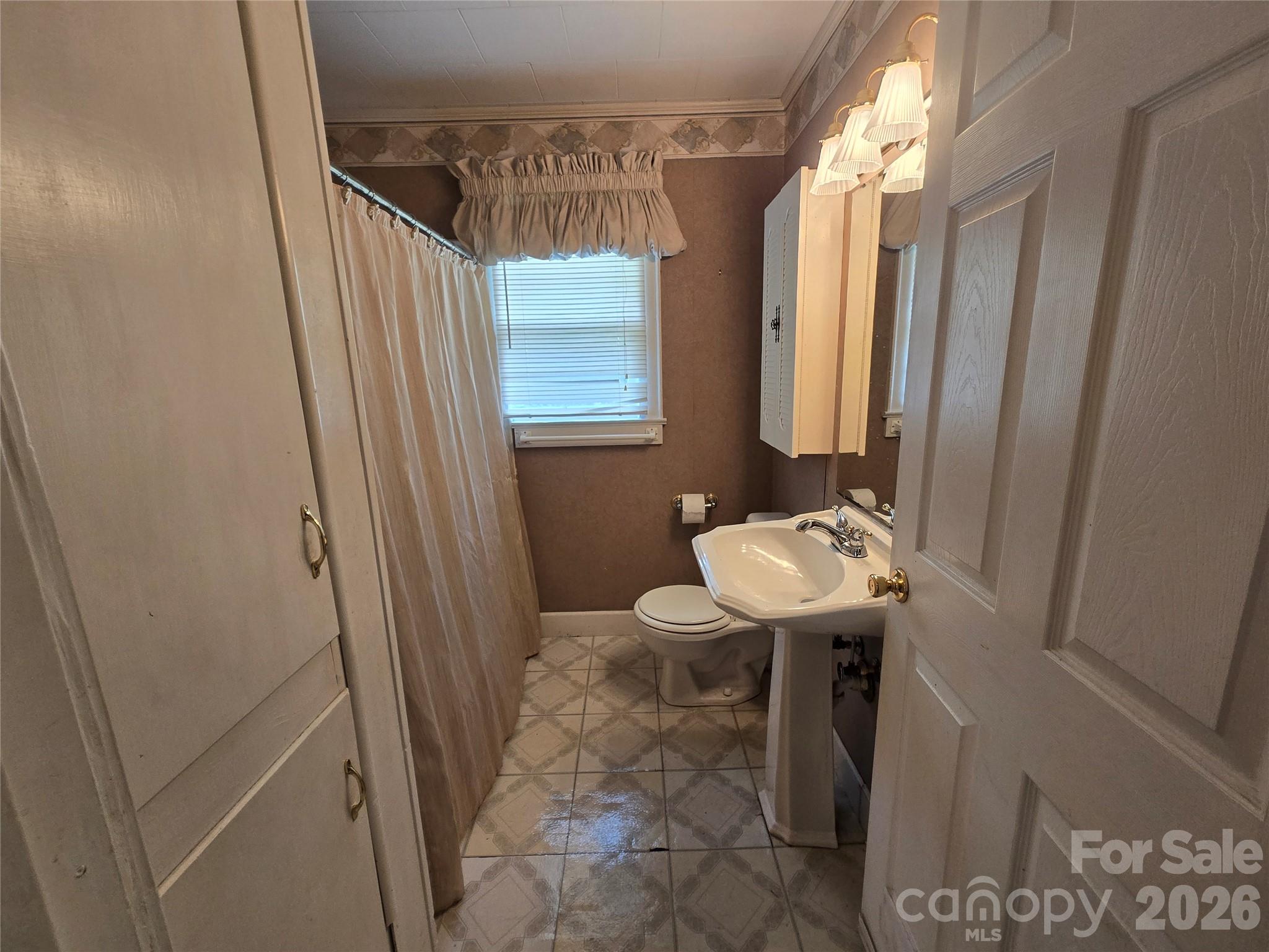 Single Family Residence at 305 Oakland Avenue Avenue, Morganton, photo 22 of 30