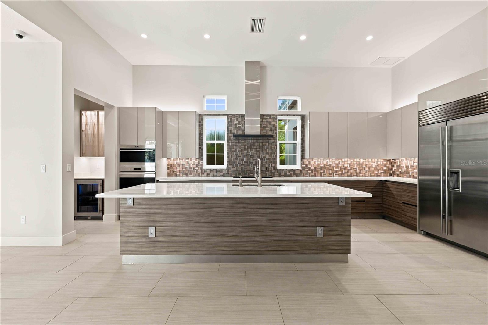 Single Family Residence at 21724 DEER POINTE XING, BRADENTON, photo 9 of 46
