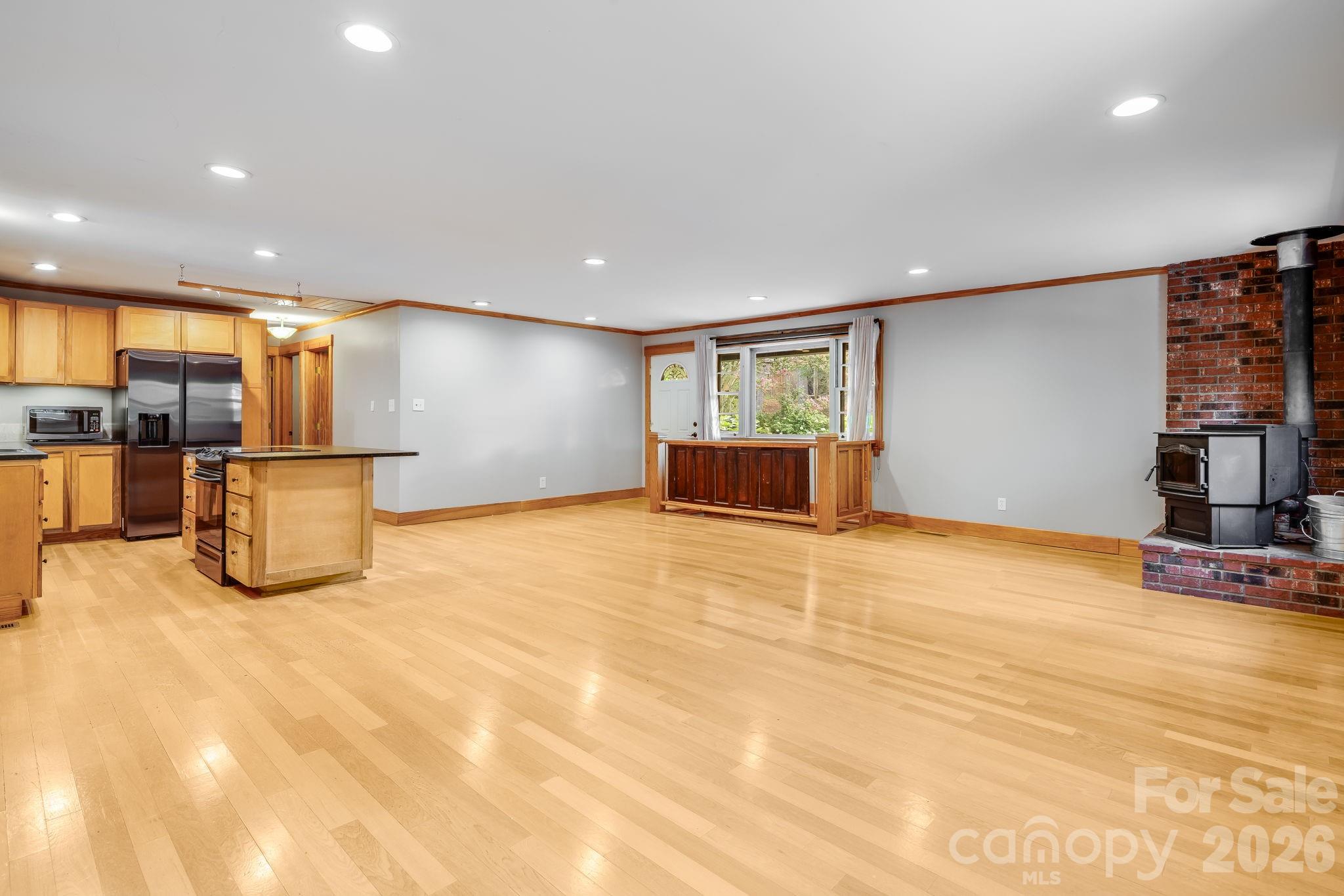 Single Family Residence at 10 Davenport Place, Asheville, photo 12 of 47