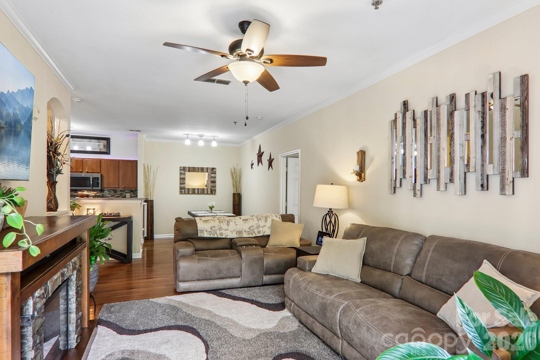 Condominium at 100 Vista Lake Drive, Candler, photo 8 of 43