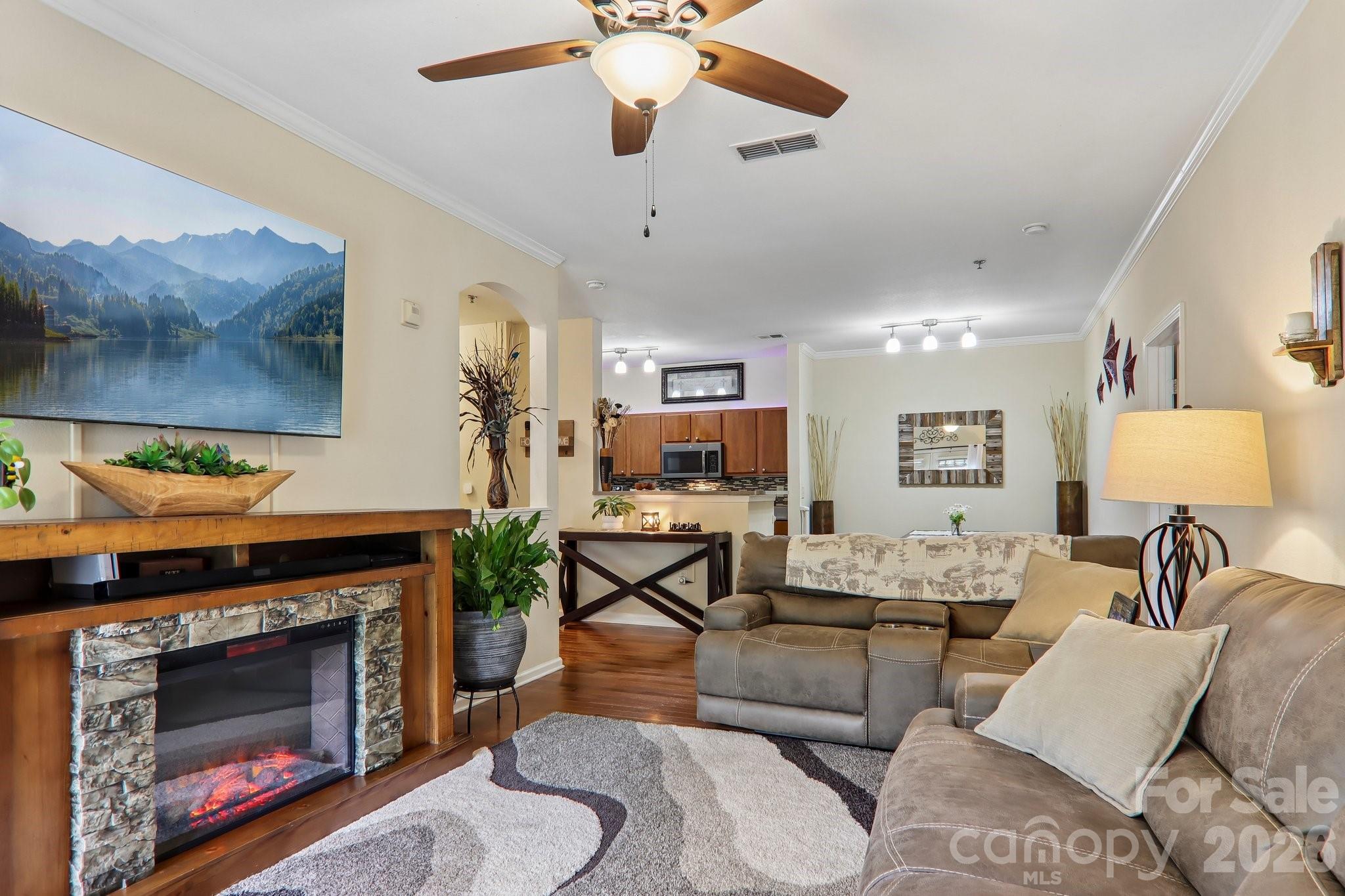 Condominium at 100 Vista Lake Drive, Candler, photo 9 of 43