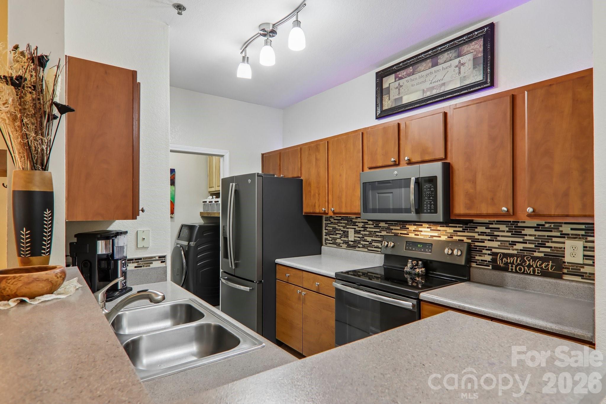 Condominium at 100 Vista Lake Drive, Candler, photo 13 of 43