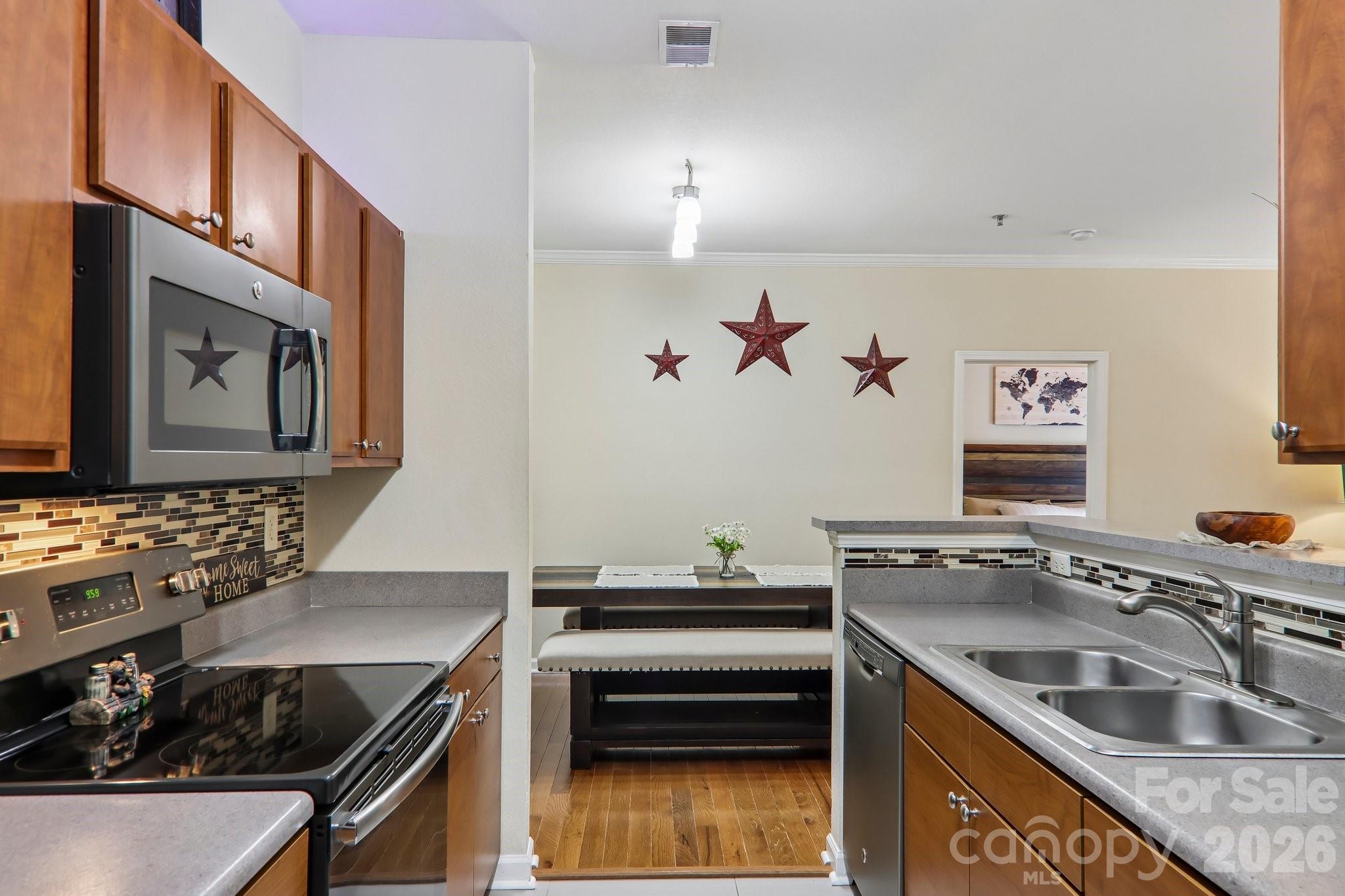 Condominium at 100 Vista Lake Drive, Candler, photo 18 of 43