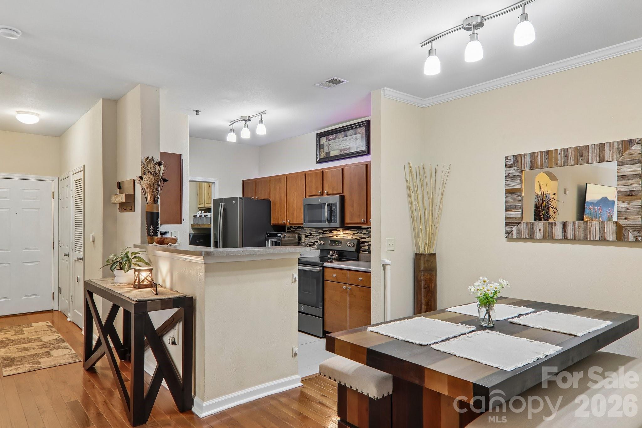 Condominium at 100 Vista Lake Drive, Candler, photo 20 of 43