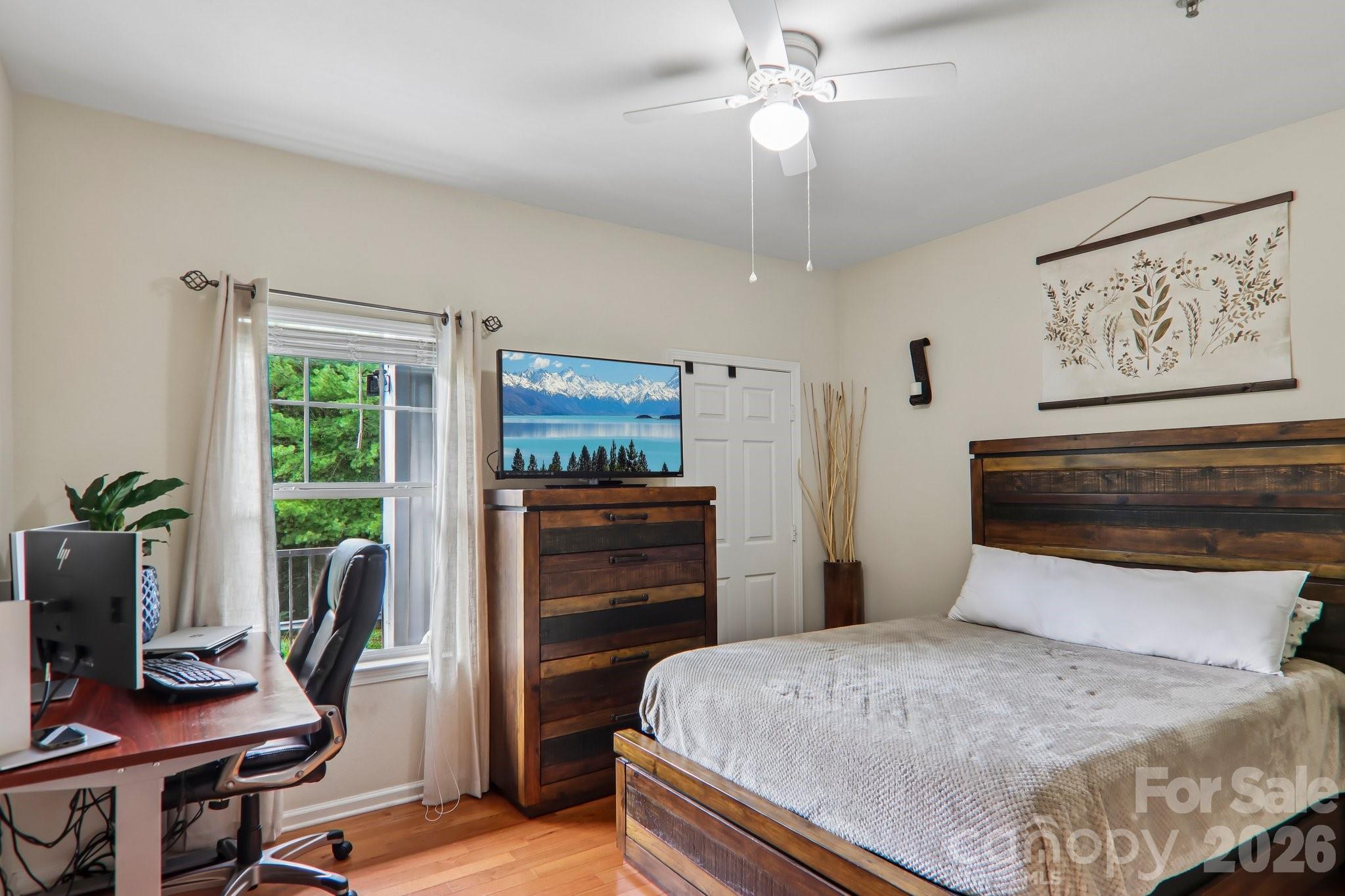 Guest Bedroom - 100 Vista Lake Drive, Candler