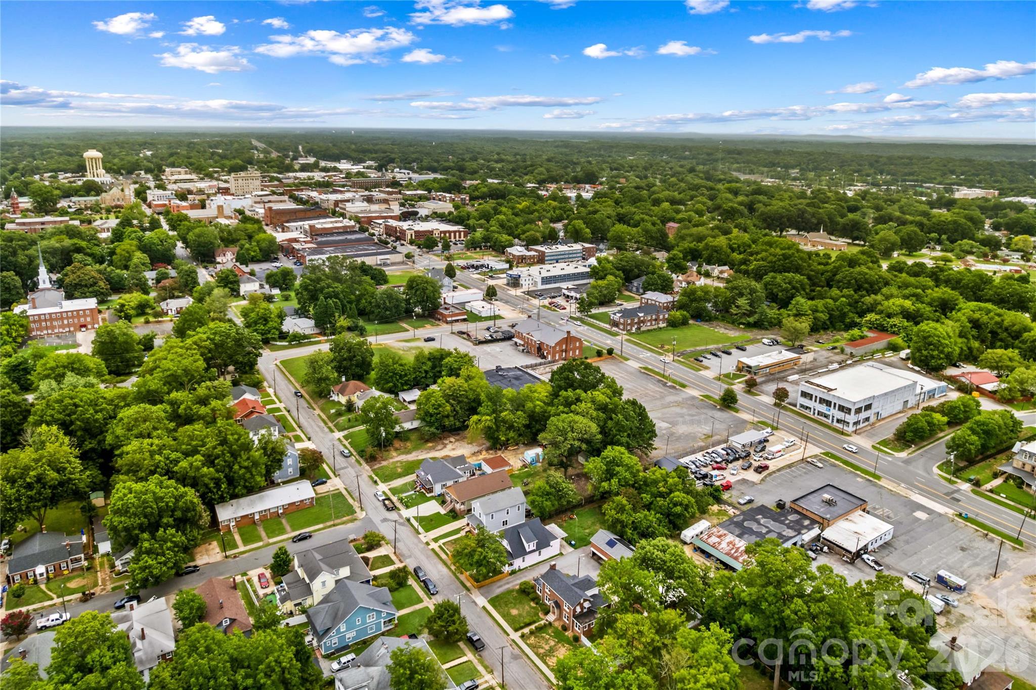 Just blocks from dining, shopping, parks and festivals, yet tucked away. - 615 S Church Street, Salisbury