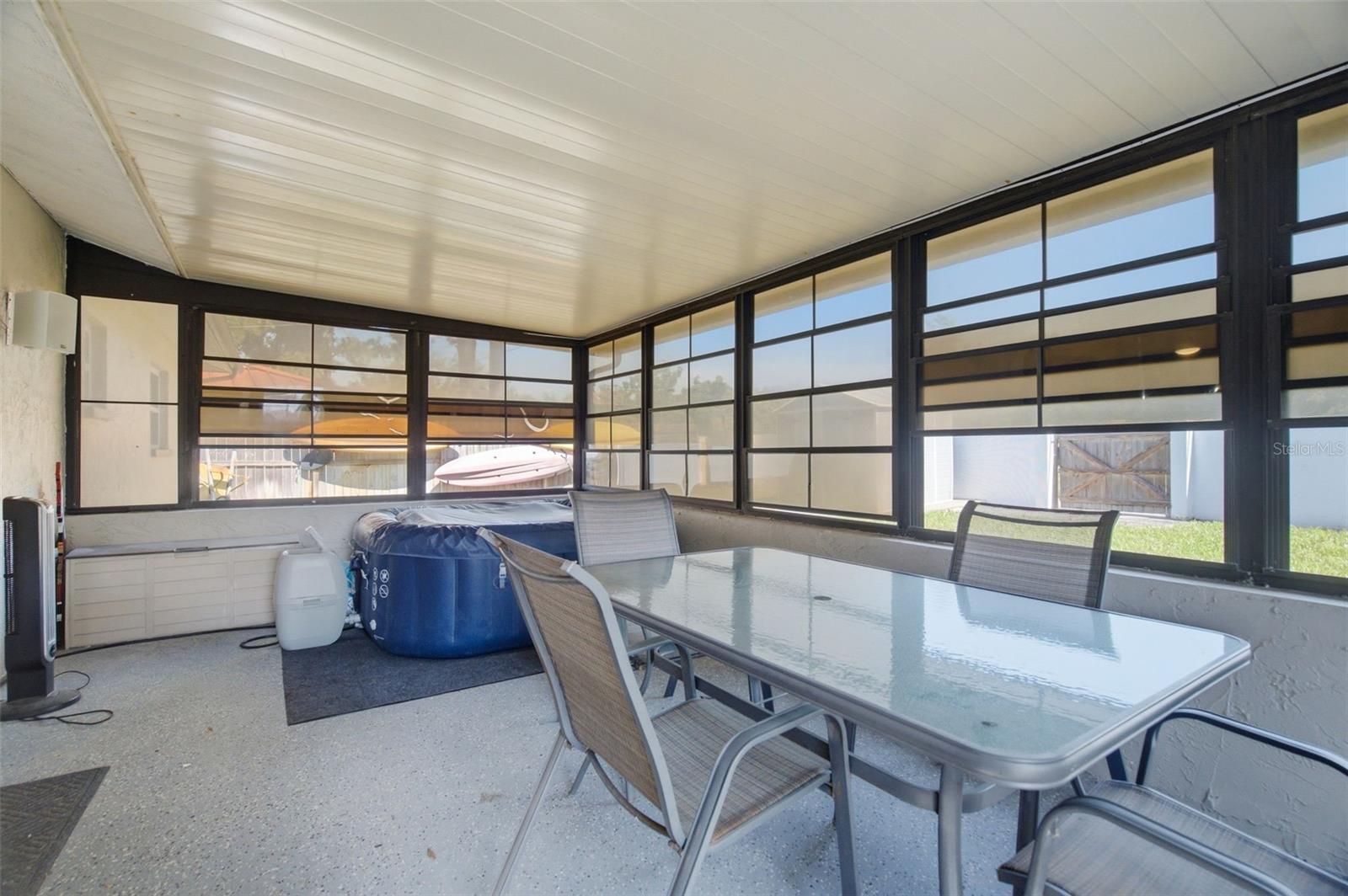 Screened Patio - 7907 DEER FOOT DR, NEW PORT RICHEY