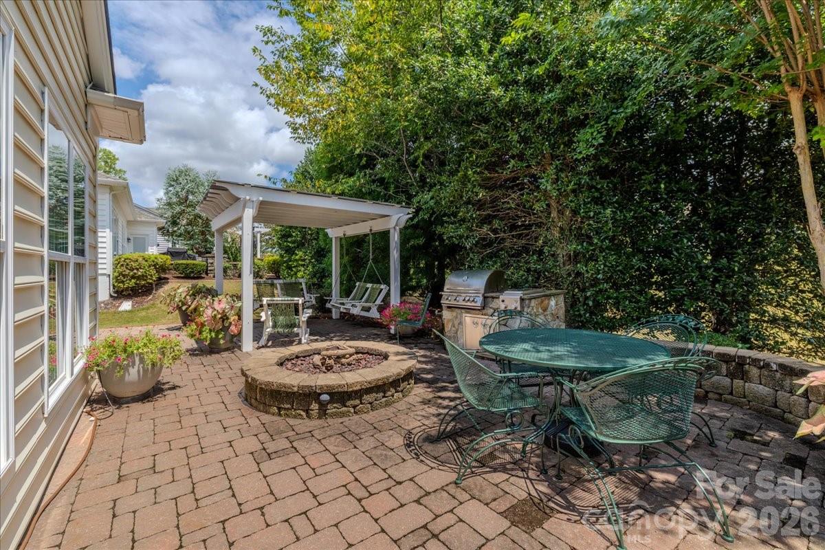 Natural Gas Fire Pit and Natural Gas Grill - 39650 Rosebay Court, Indian Land