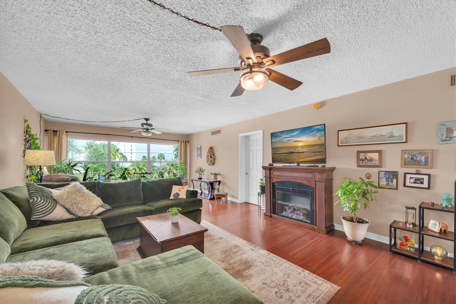 Condominium at 6363 GULF WINDS DR #233, ST PETERSBURG, photo 6 of 38