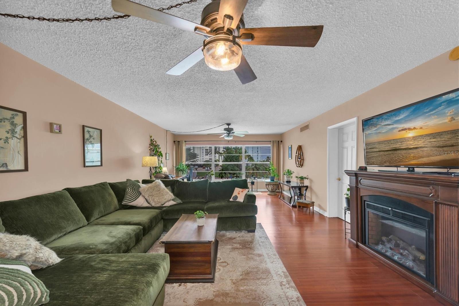 Condominium at 6363 GULF WINDS DR #233, ST PETERSBURG, photo 8 of 38