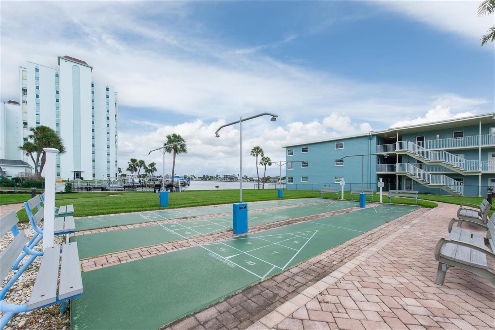 Condominium at 6363 GULF WINDS DR #233, ST PETERSBURG, photo 27 of 38