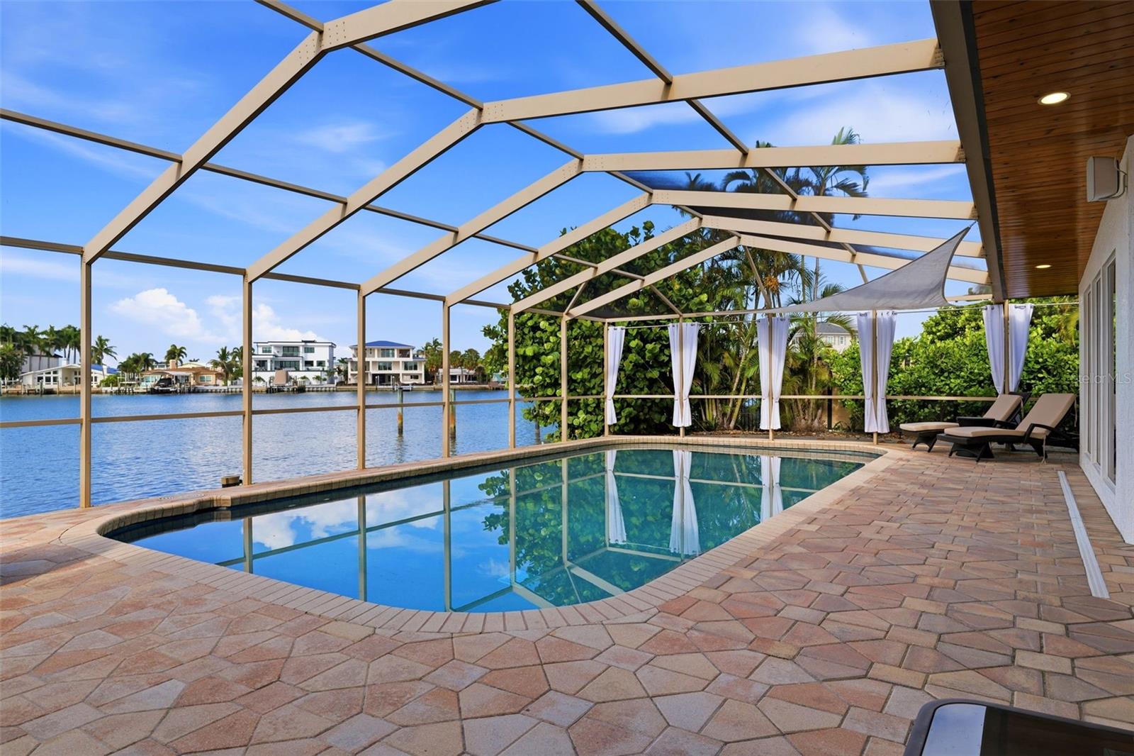 Single Family Residence at 661 79TH CIR S, ST PETERSBURG, photo 27 of 75