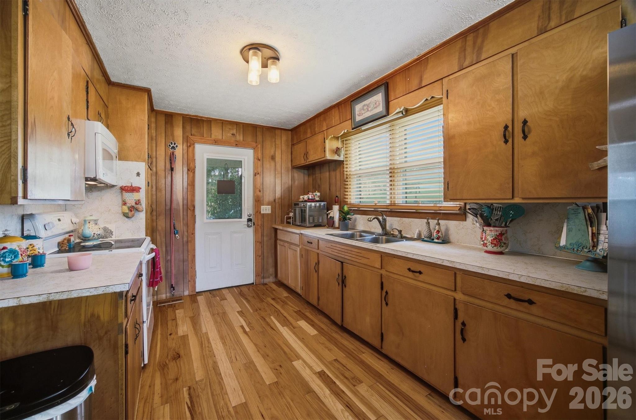 Single Family Residence at 1082 Maple Street, Granite Falls, photo 10 of 30