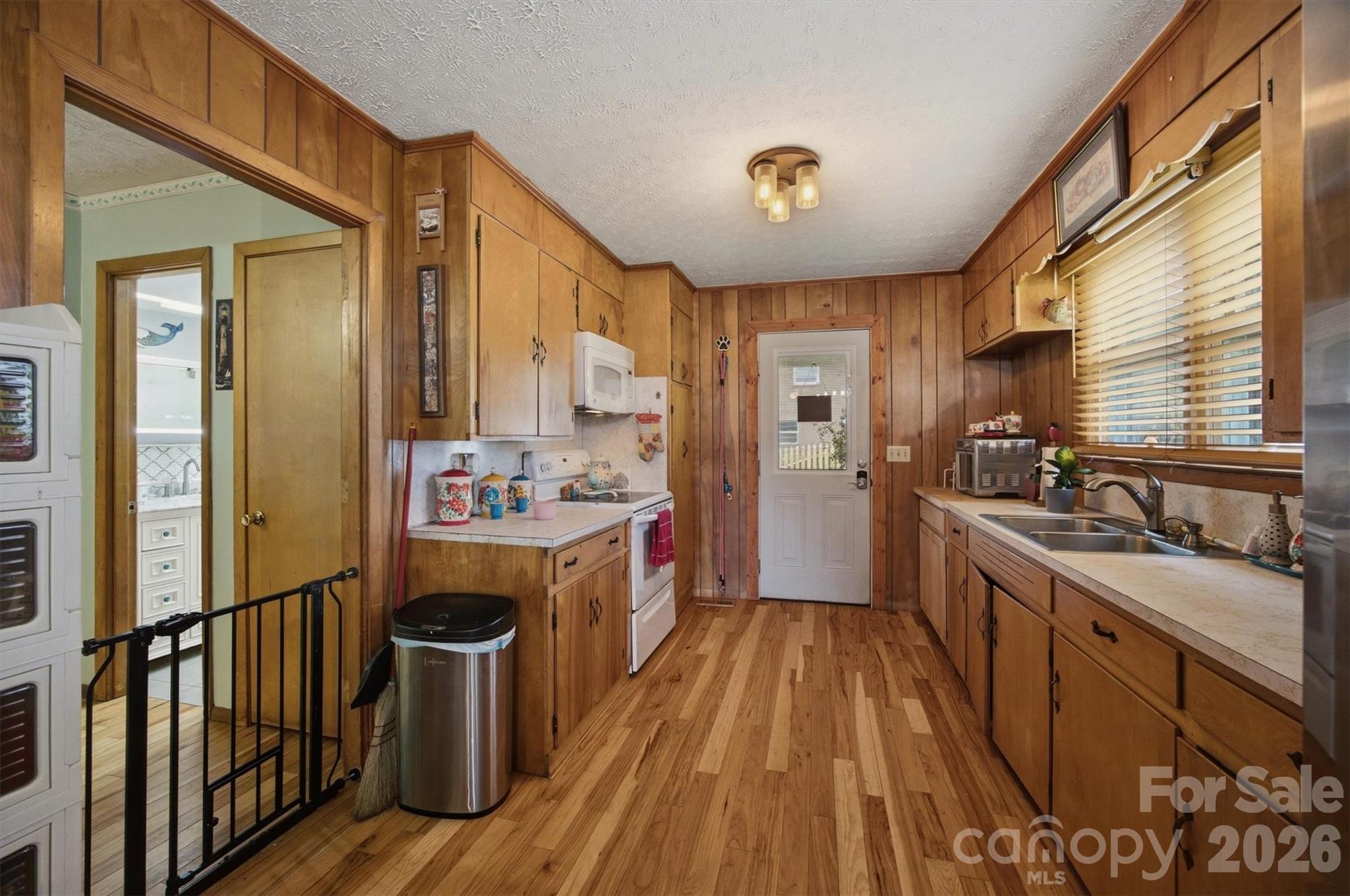 Single Family Residence at 1082 Maple Street, Granite Falls, photo 13 of 30