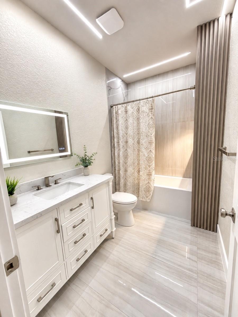 Guest Bathroom - 105 NORTH BLVD E, DAVENPORT