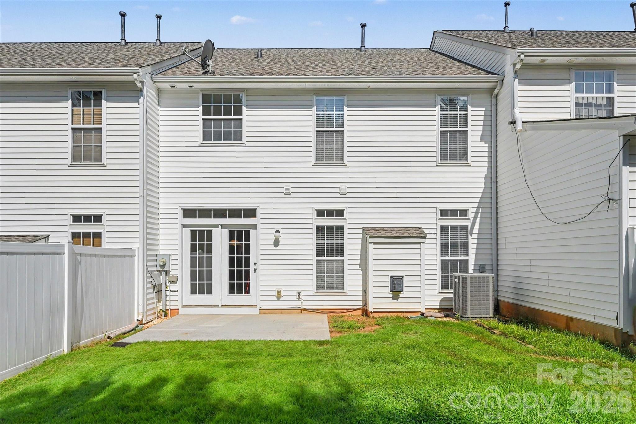 Lovely yard!  No home behind this home. - 107 S Arcadian Way, Mooresville