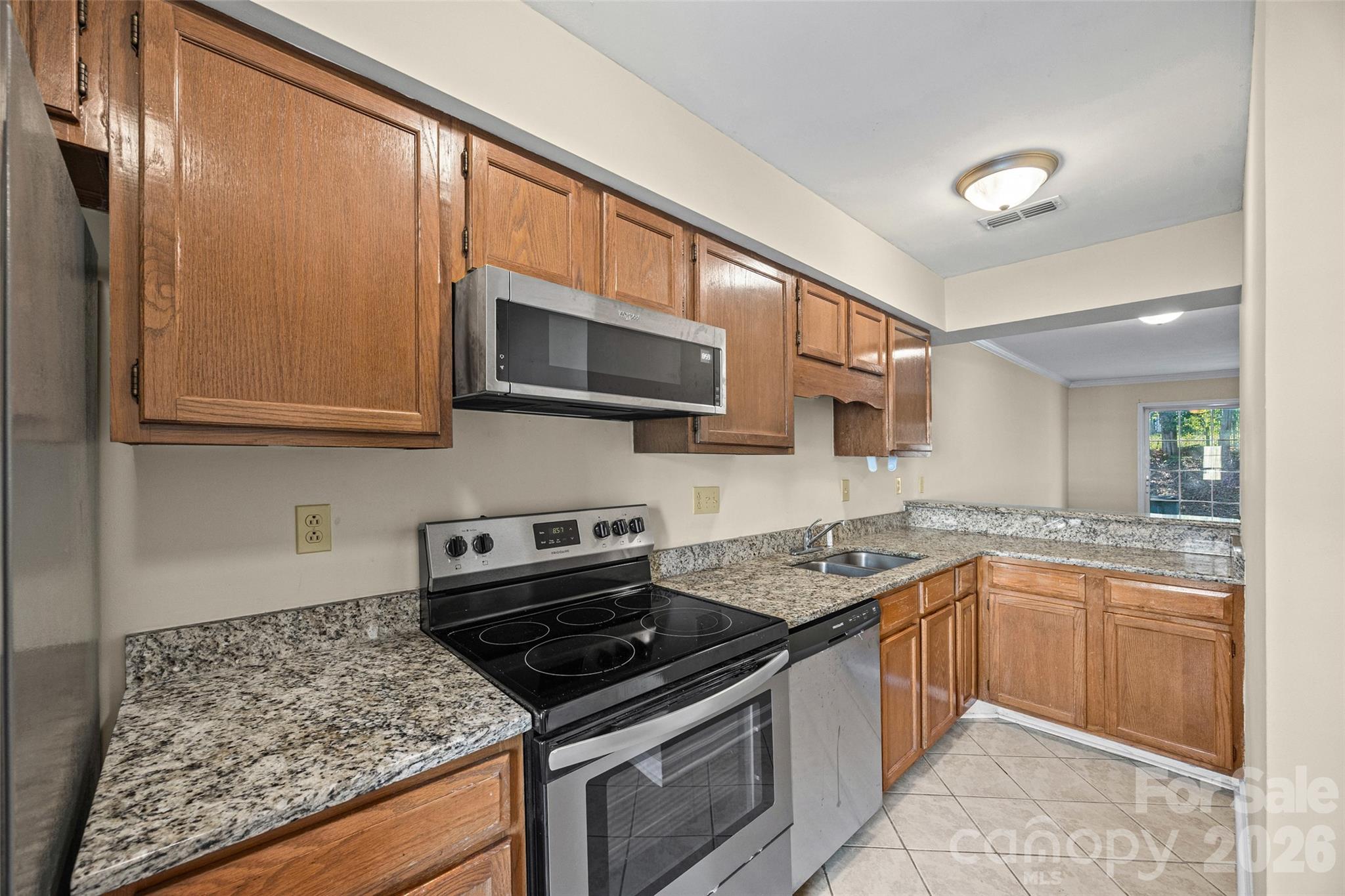 Townhouse at 304 Heritage Parkway, Fort Mill, photo 5 of 26