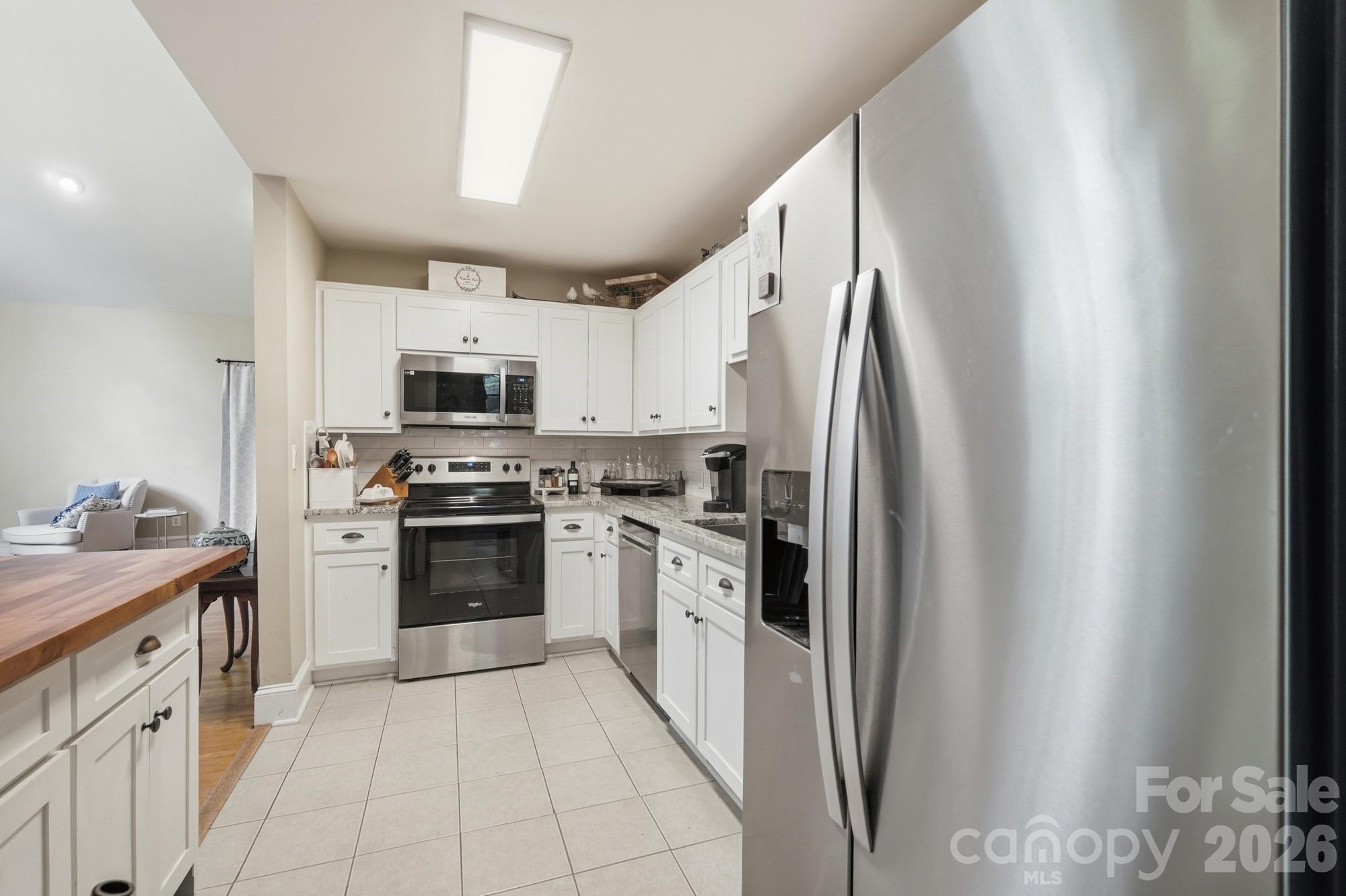 Single Family Residence at 141 Oak Leaf Lane, Wingate, photo 16 of 47