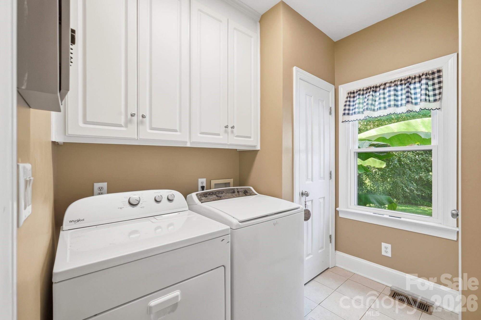 Single Family Residence at 141 Oak Leaf Lane, Wingate, photo 34 of 47