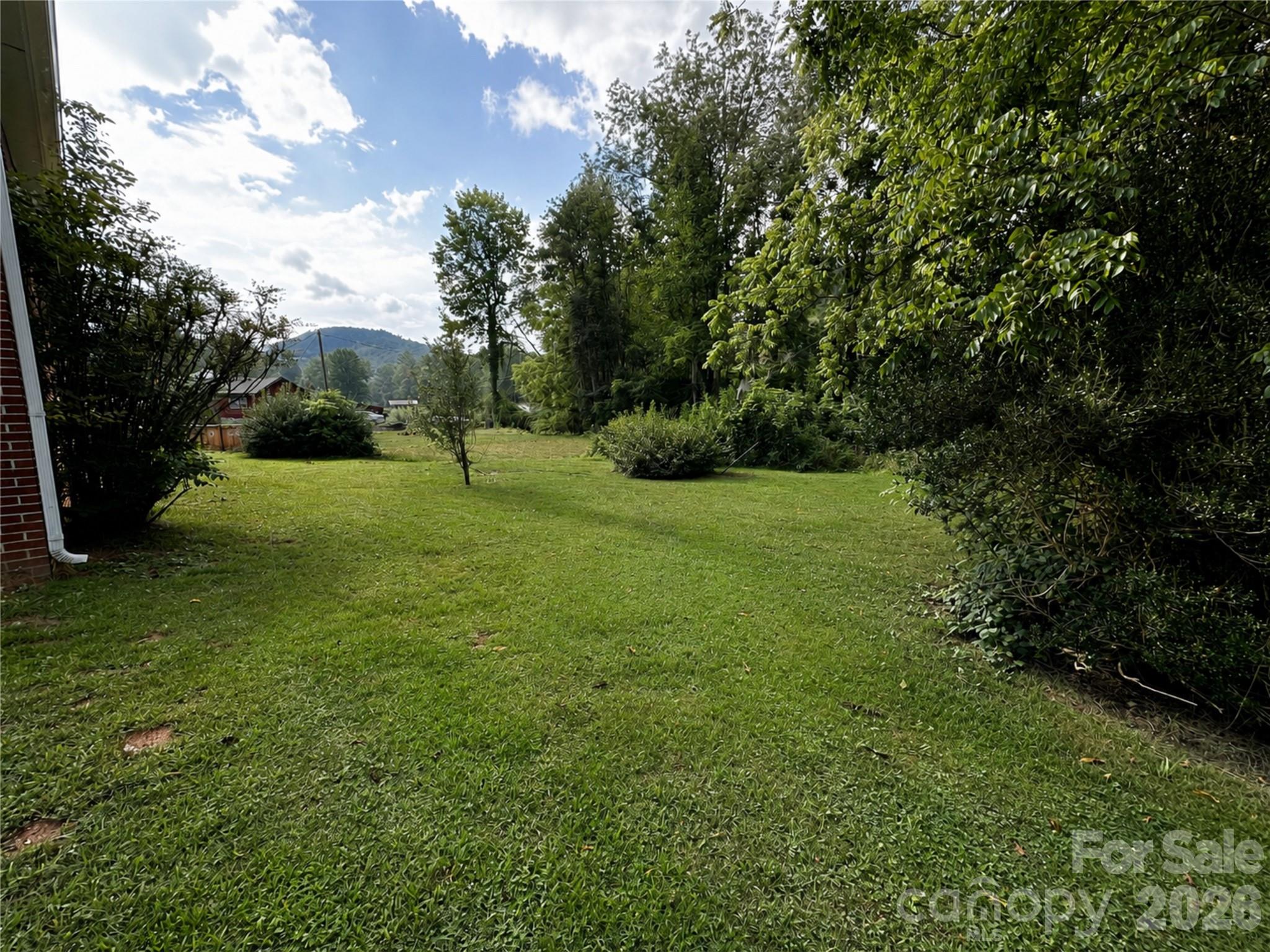 Single Family Residence at 440 Old US 19e Highway, Spruce Pine, photo 3 of 20