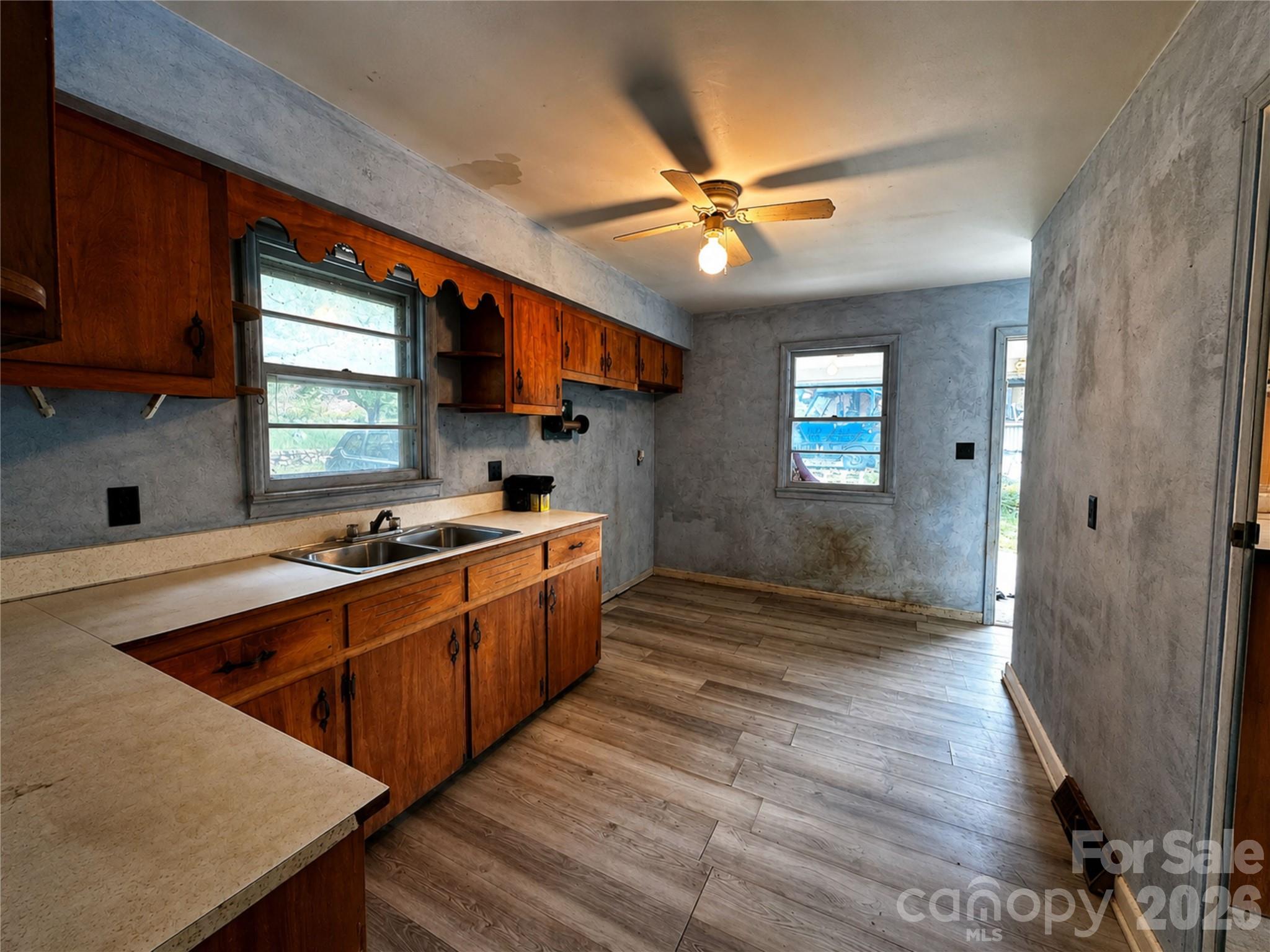 Single Family Residence at 440 Old US 19e Highway, Spruce Pine, photo 11 of 20