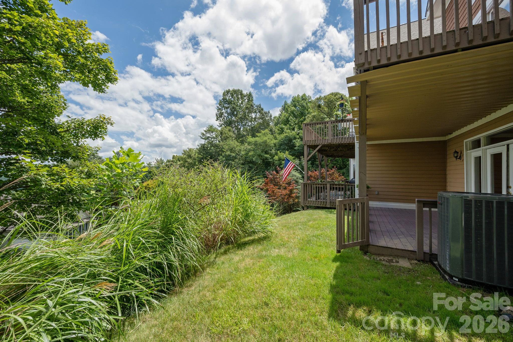 Back Lawn - 20 N Mission Hills Court, Mills River