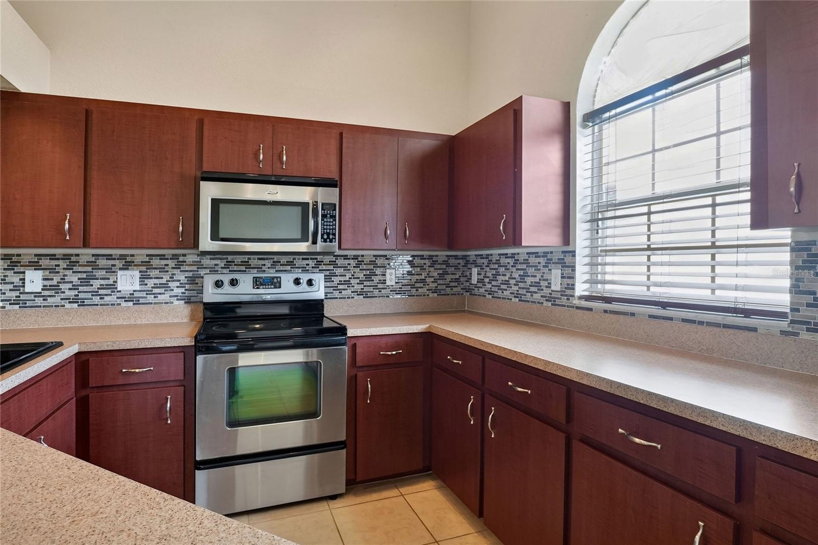 Single Family Residence at 3212 PEBBLEBROOKE BLVD, LAKELAND, photo 8 of 37