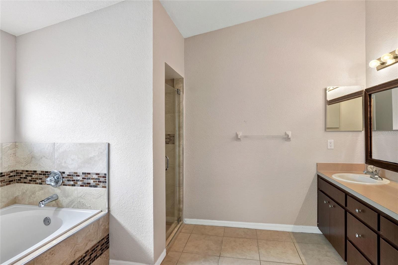 Single Family Residence at 3212 PEBBLEBROOKE BLVD, LAKELAND, photo 16 of 37