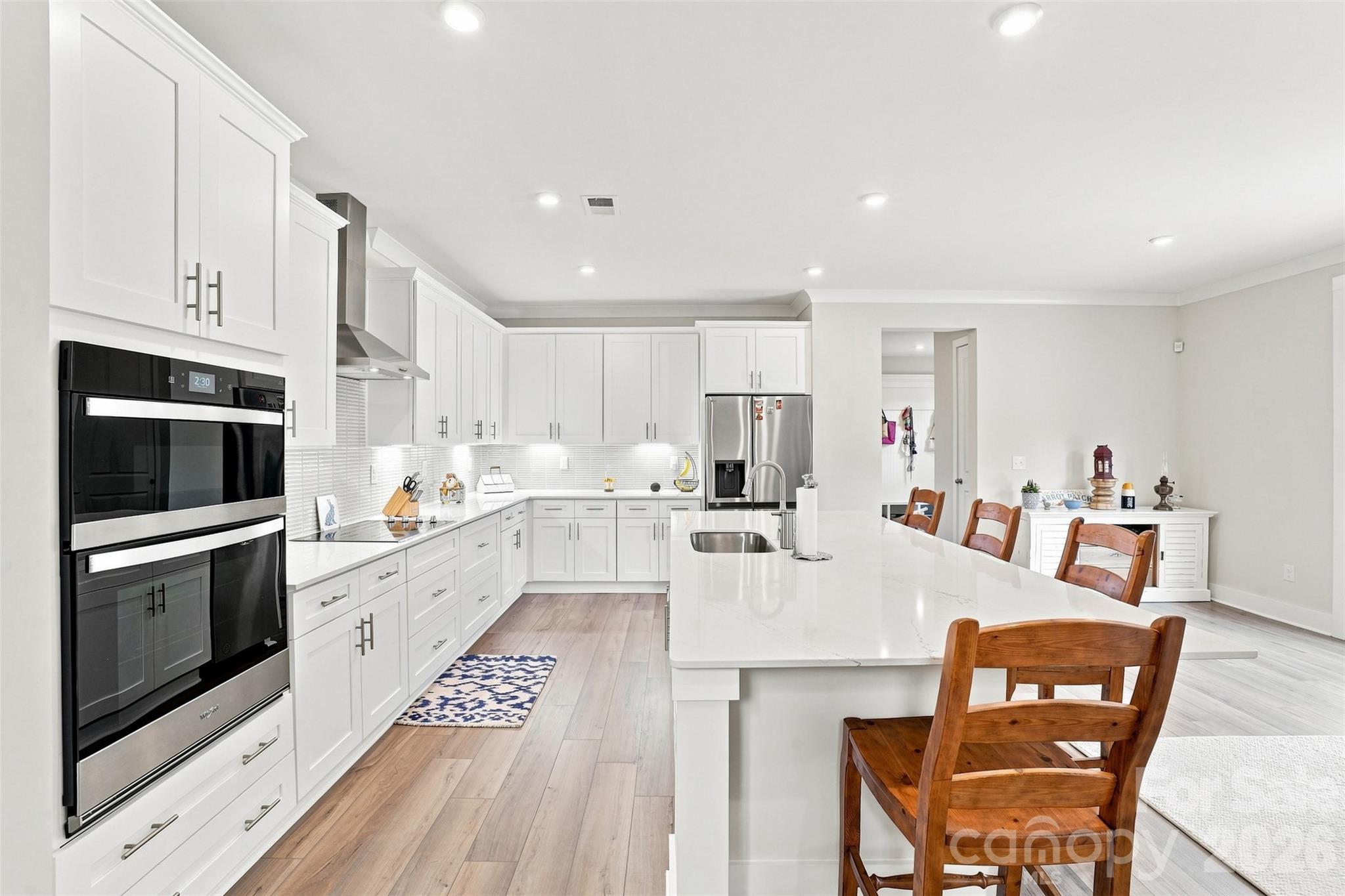 Single Family Residence at 220 E Warfield Drive, Mooresville, photo 10 of 47