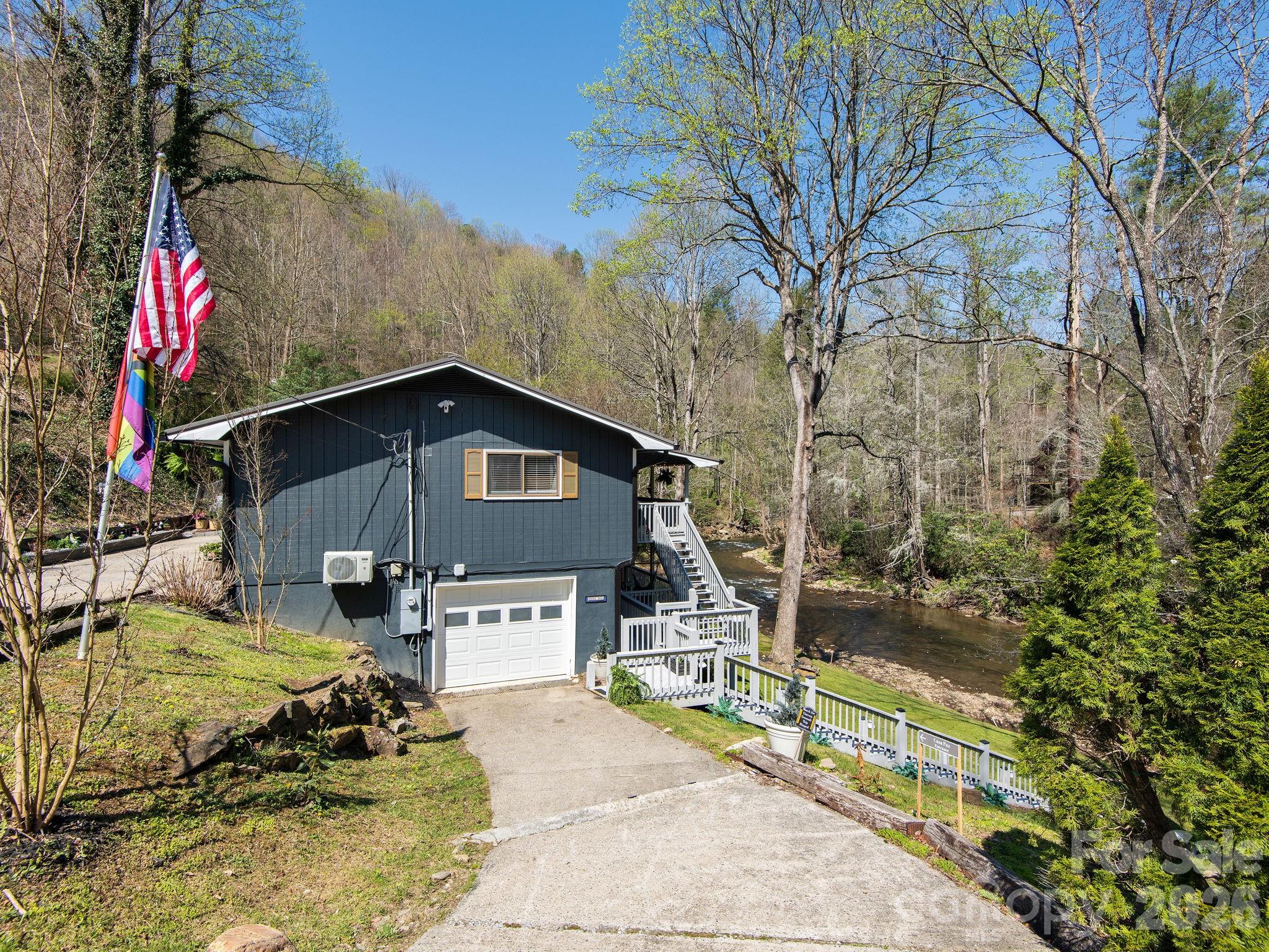 Single Family Residence at 228 White Oak Road, Waynesville, photo 6 of 45