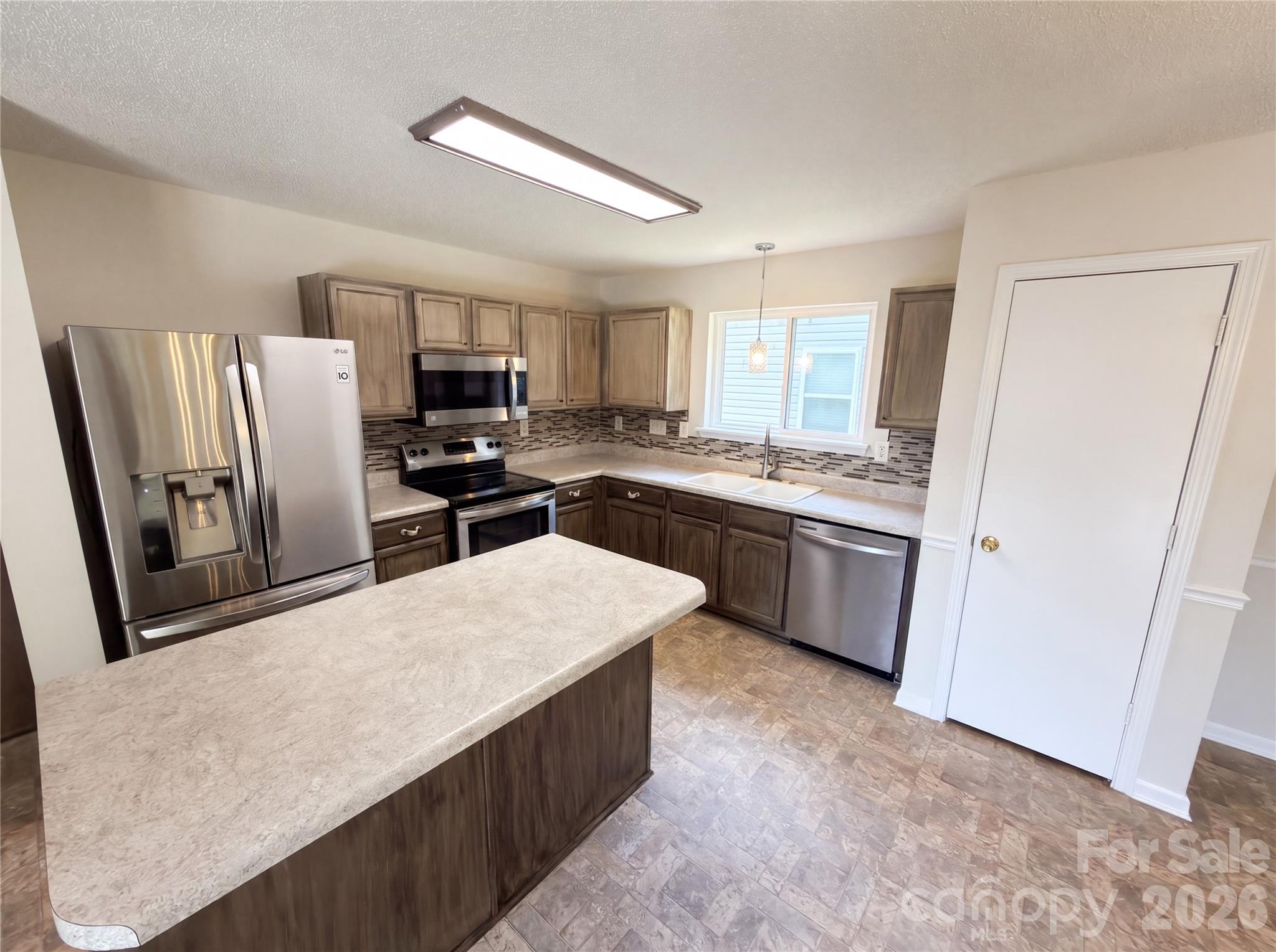Single Family Residence at 229 Waterlemon Way, Monroe, photo 5 of 22
