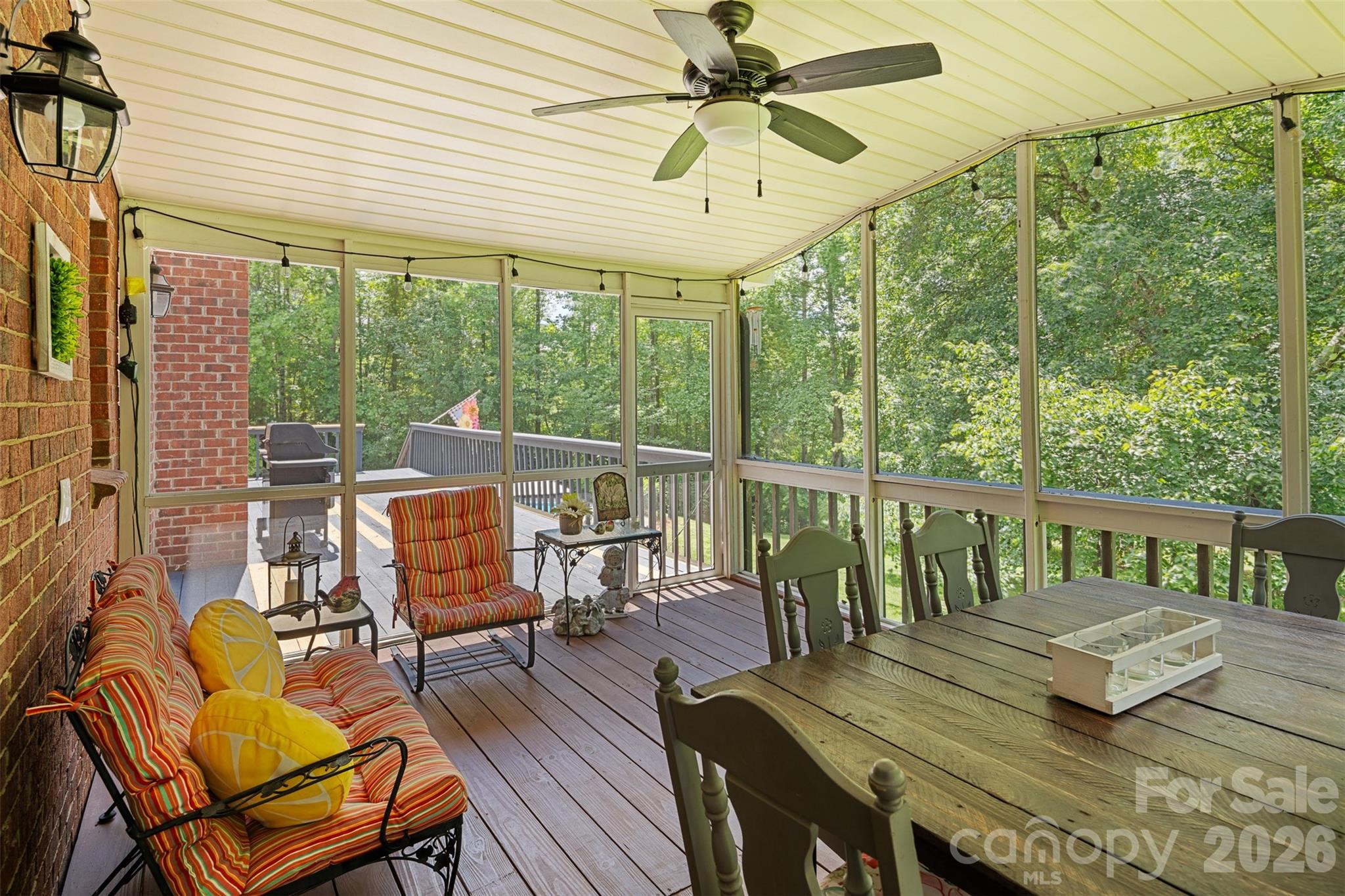Single Family Residence at 1413 Windemere Lane, Hickory, photo 20 of 48