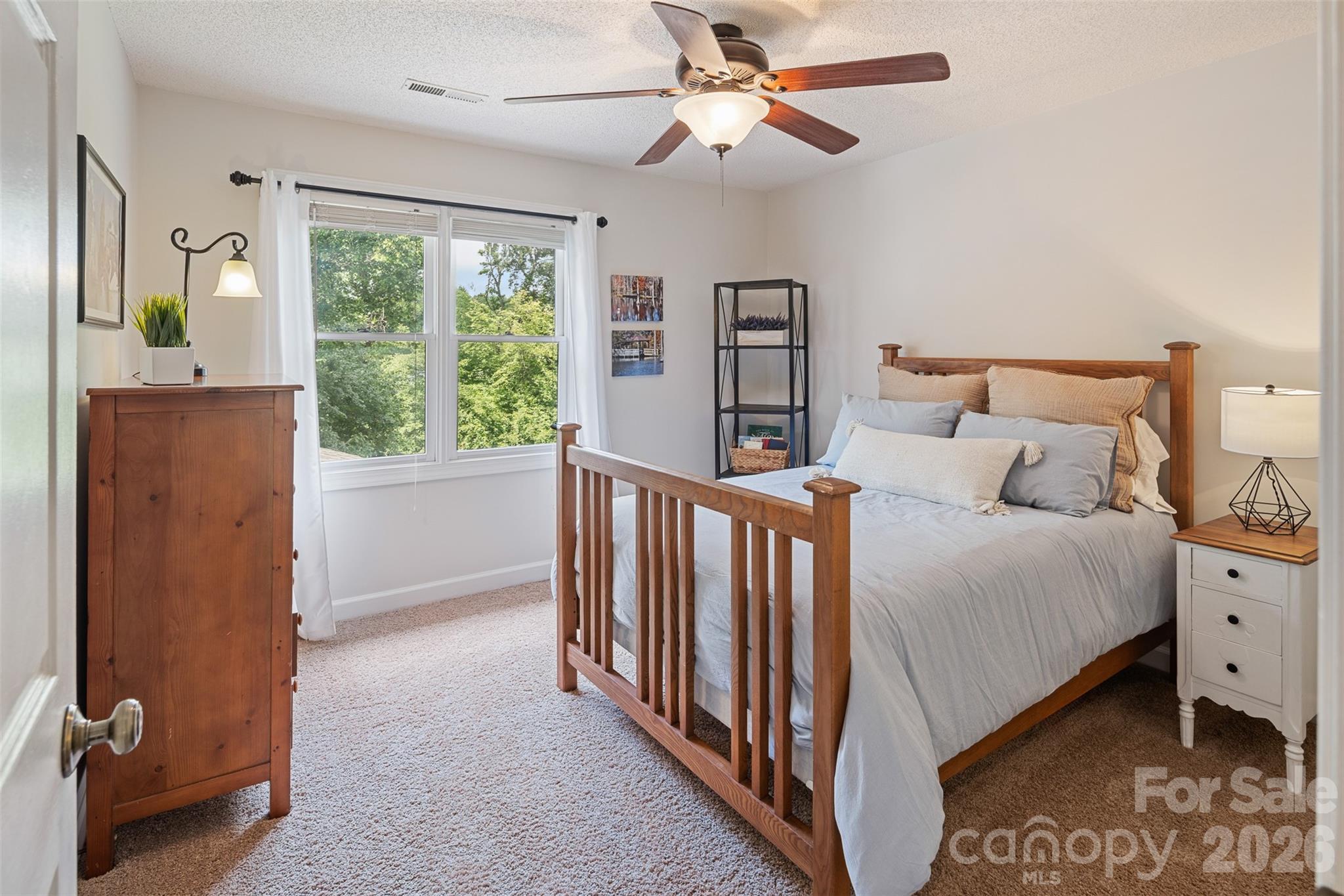 Single Family Residence at 1413 Windemere Lane, Hickory, photo 32 of 48