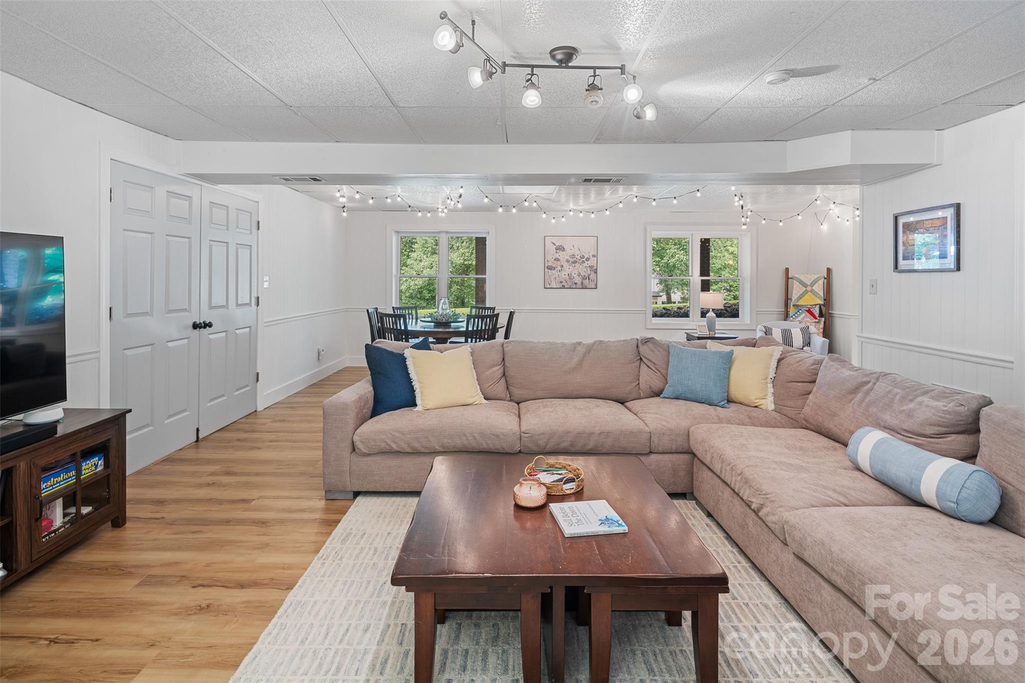 Single Family Residence at 1413 Windemere Lane, Hickory, photo 41 of 48