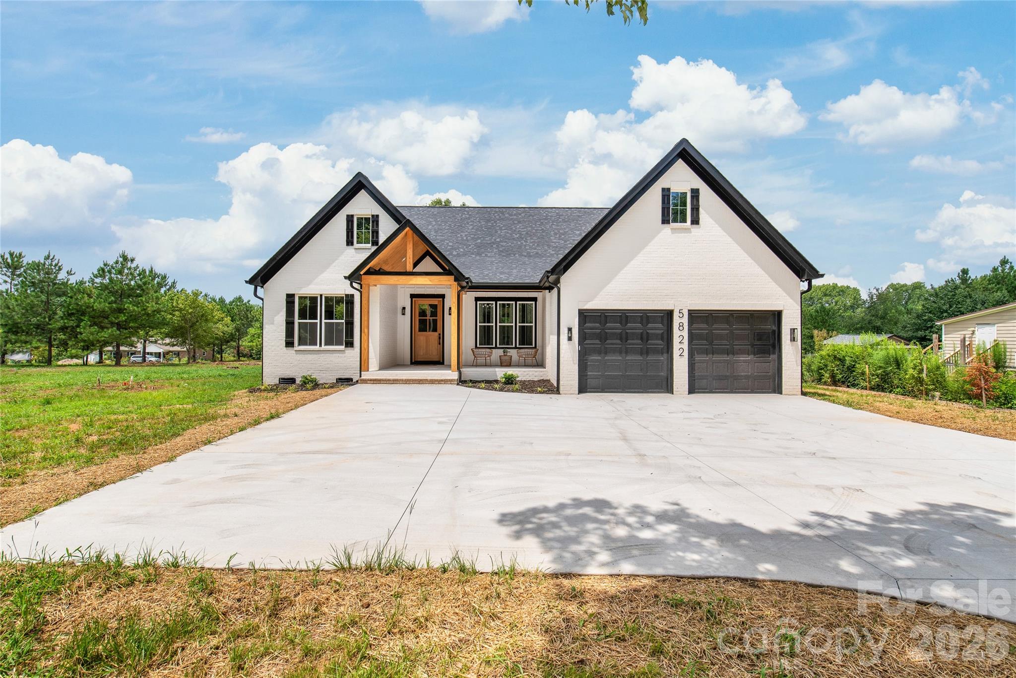 Single Family Residence at 5822 Potter Road S, Waxhaw, photo 2 of 31