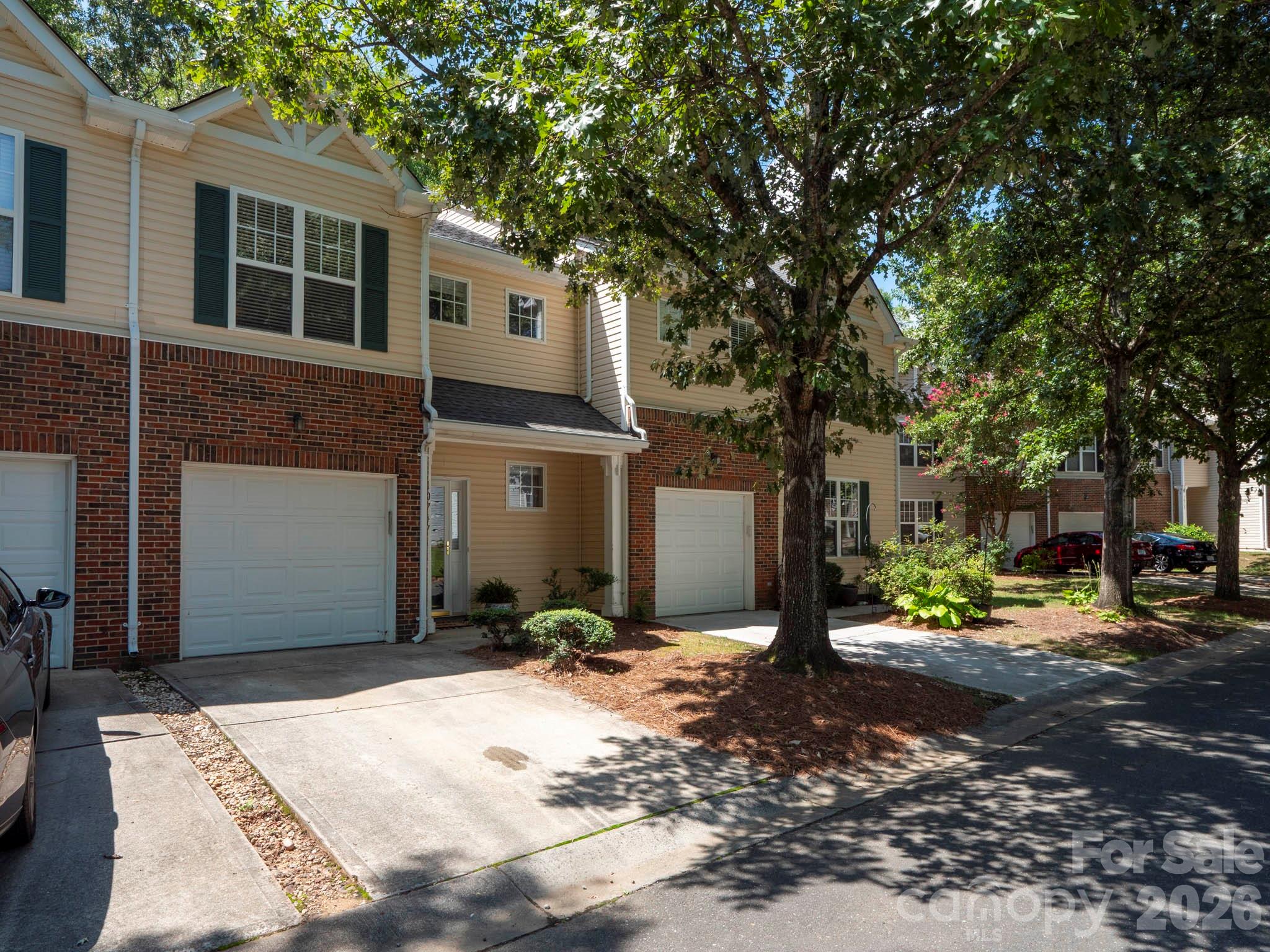 Open Floorplan with Fireplace - 10747 Essex Hall Drive, Charlotte