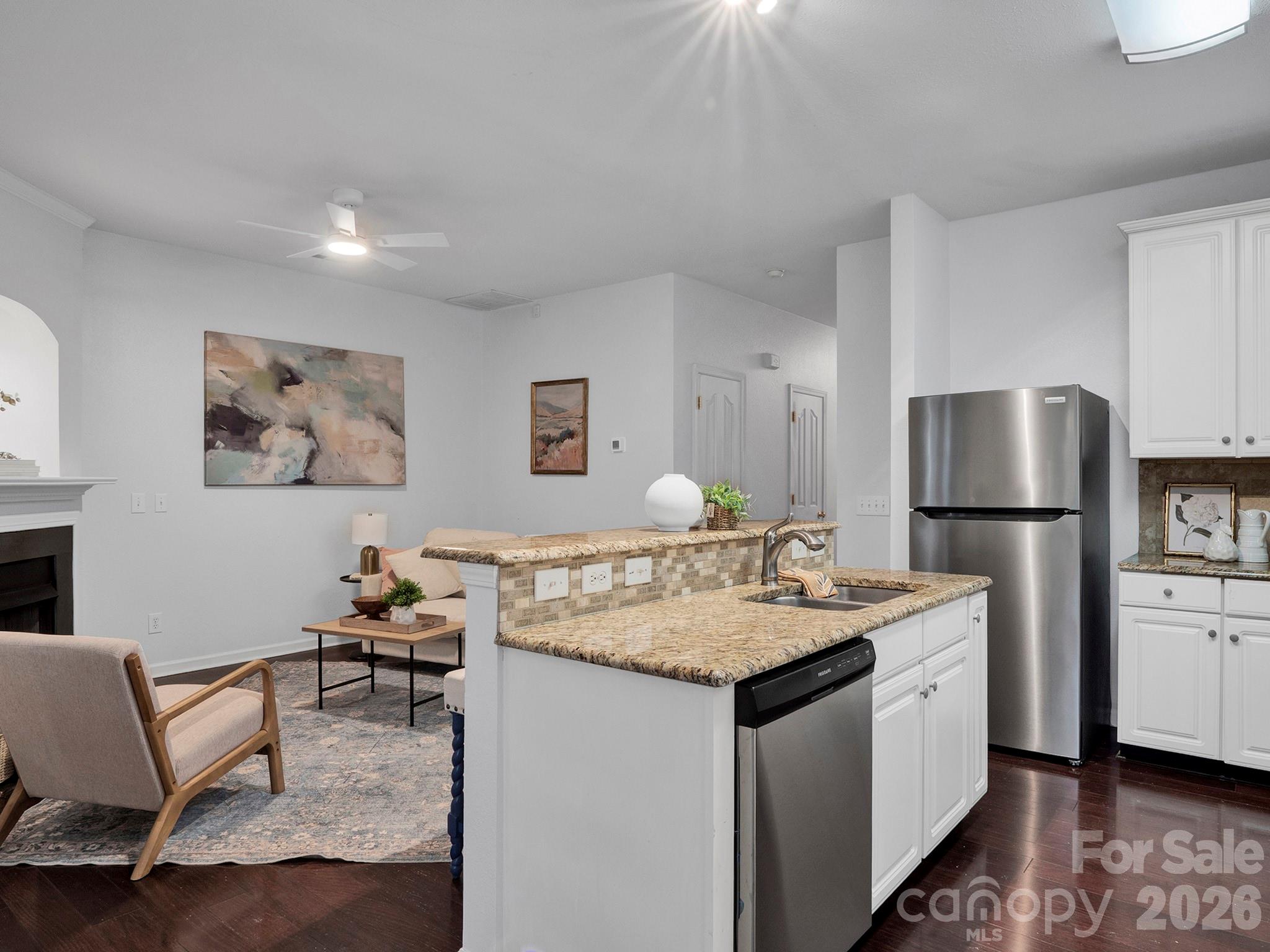 Move in ready townhome in Charlotte - 10747 Essex Hall Drive, Charlotte