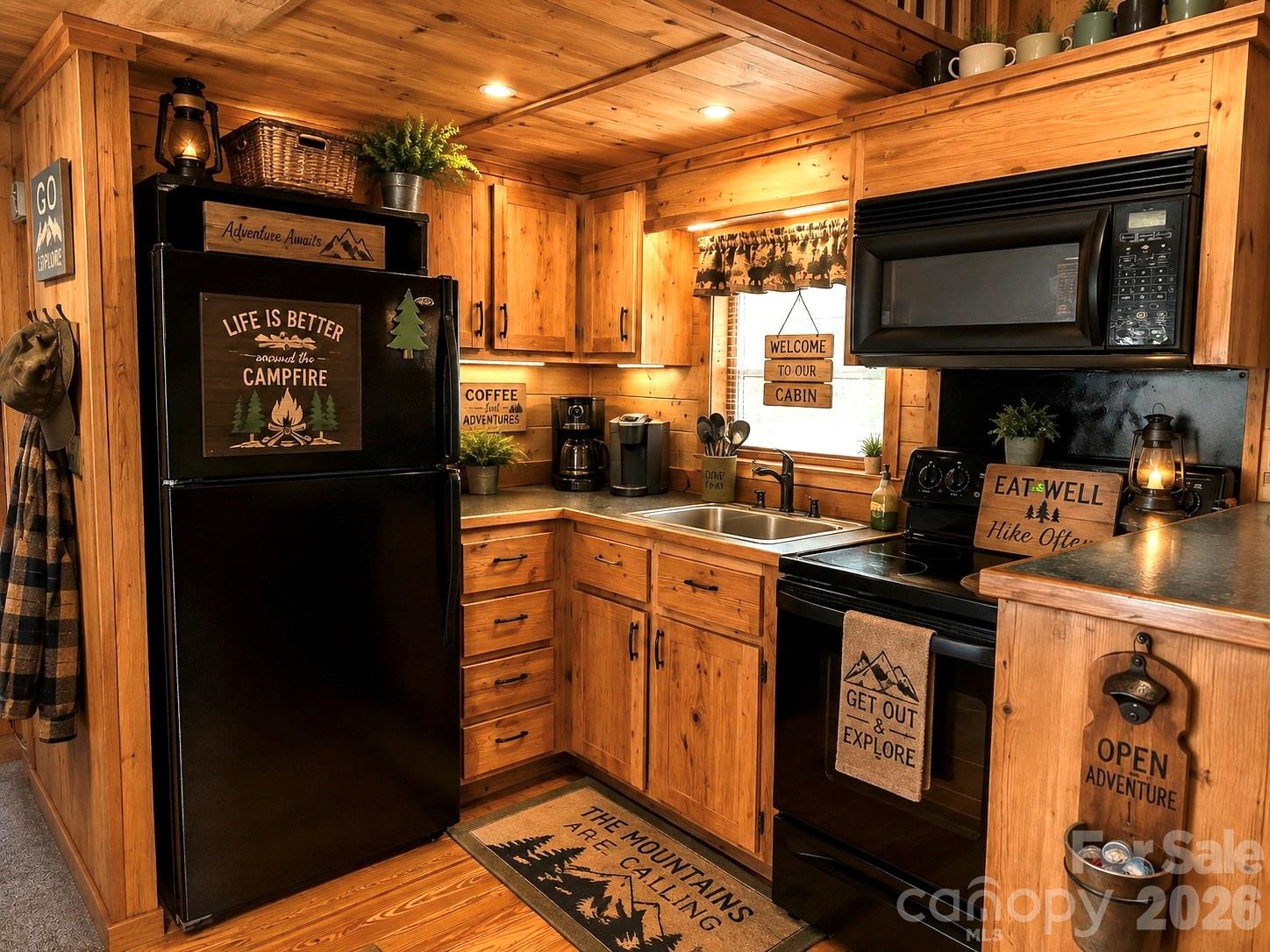Kitchen - Ai Decor' - 21 Bear Cub Drive, Spruce Pine