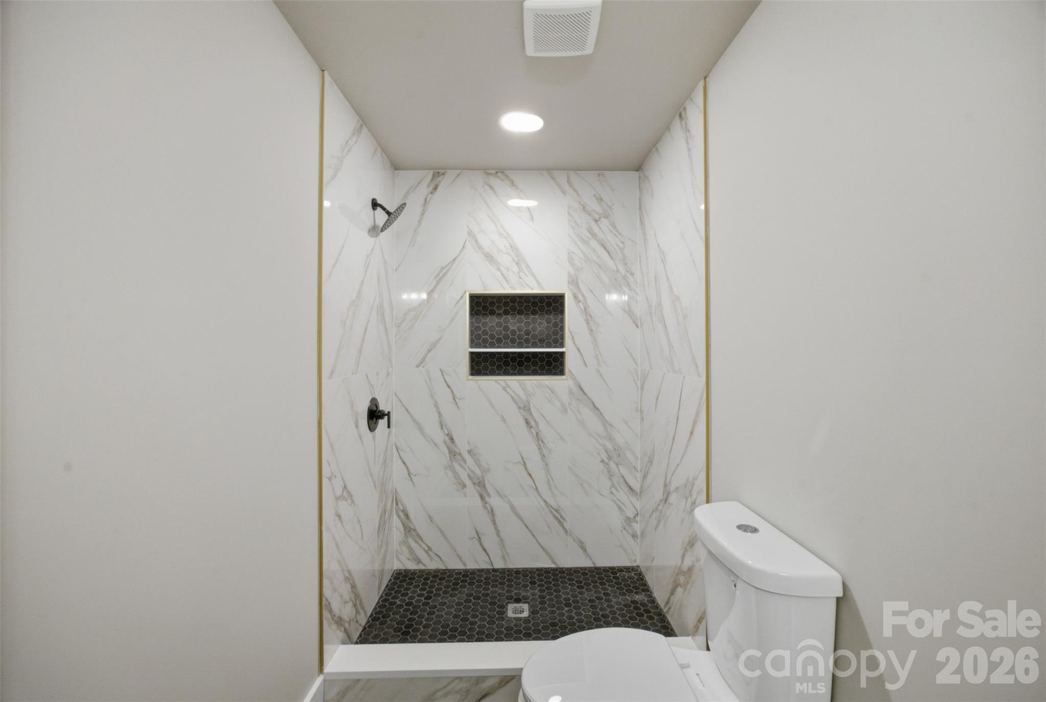 Primary bath - 511 Ligon Street, Shelby
