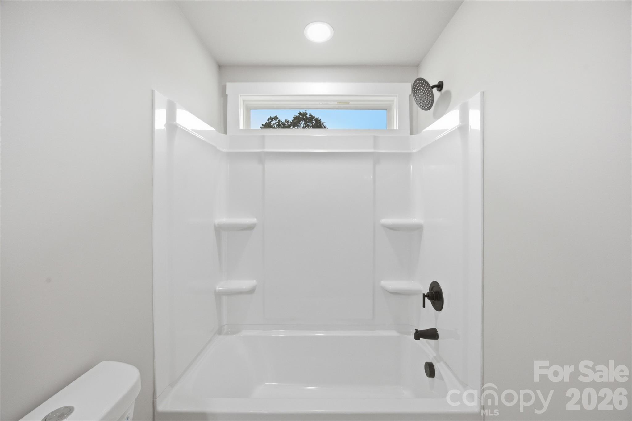 Guest bath, tub shower combo - 511 Ligon Street, Shelby
