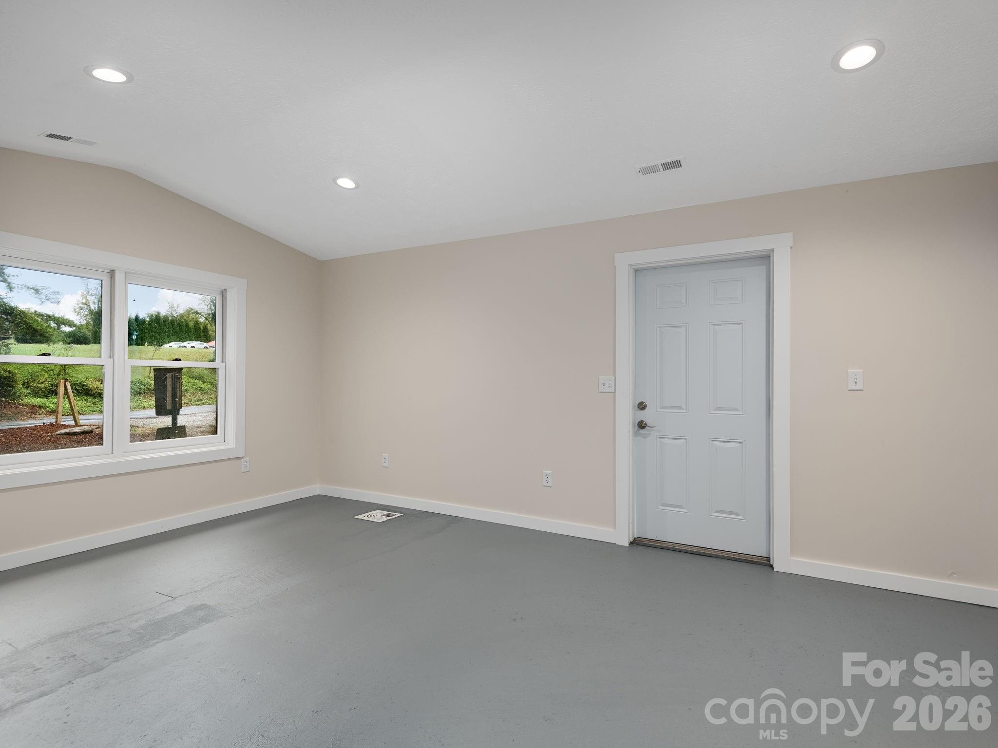 Interior office/flex space - 732 Jonesborough Street, Hendersonville