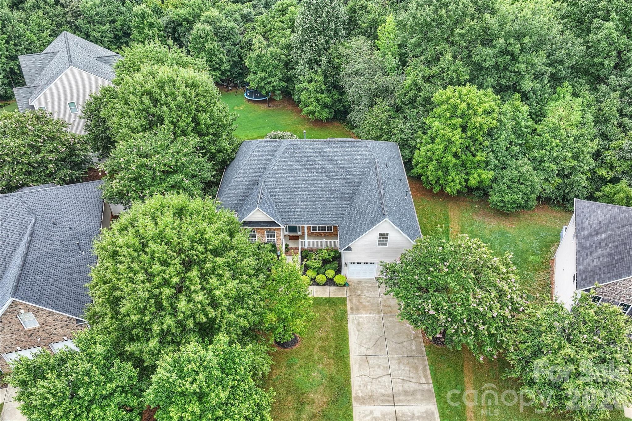 Single Family Residence at 713 Trailhead Lane, Fort Mill, photo 35 of 48
