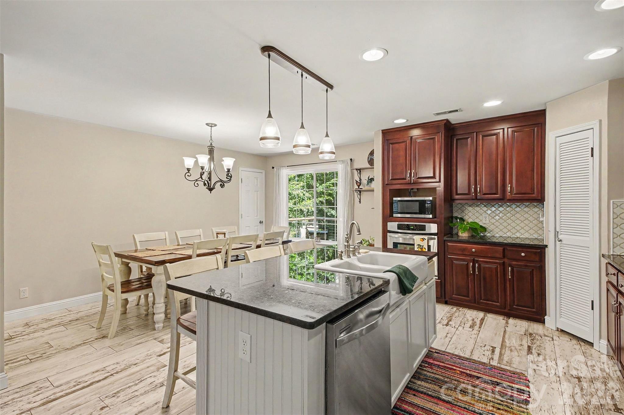 Single Family Residence at 8446 Aqua Lane, Kannapolis, photo 9 of 39
