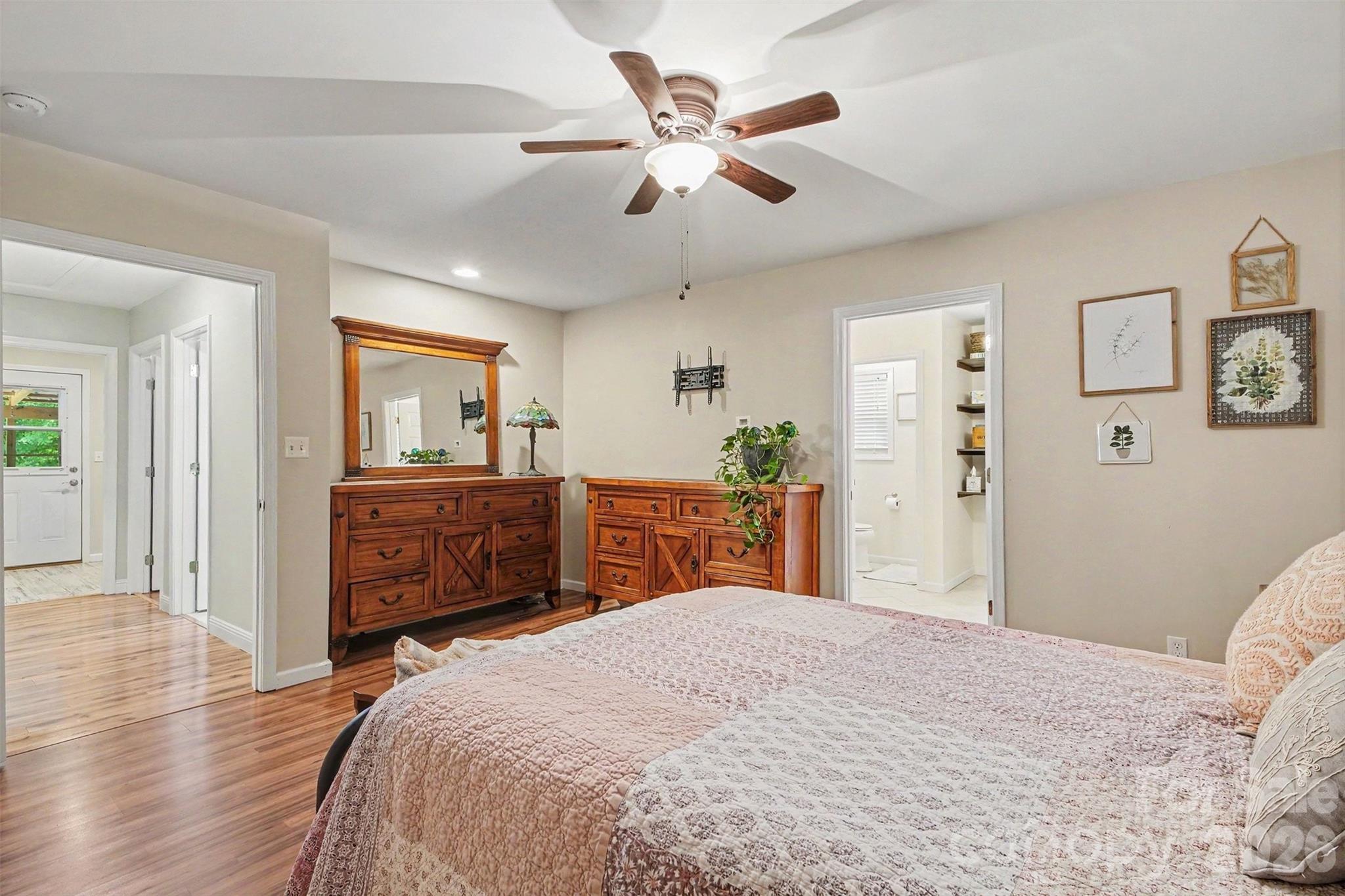 Single Family Residence at 8446 Aqua Lane, Kannapolis, photo 19 of 39