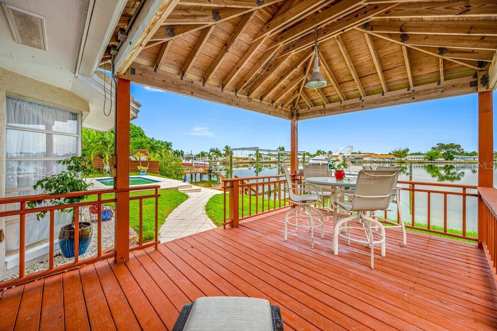 It is so peaceful here! - 530 79TH ST S, ST PETERSBURG