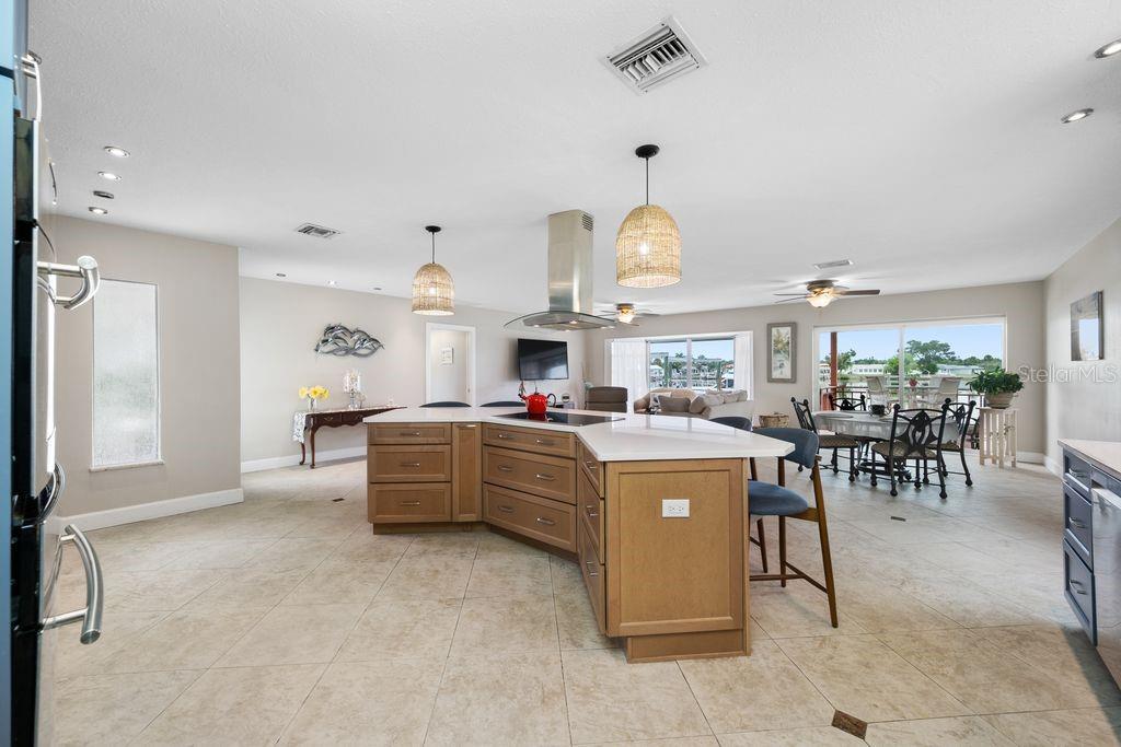 Open Concept Living! - 530 79TH ST S, ST PETERSBURG